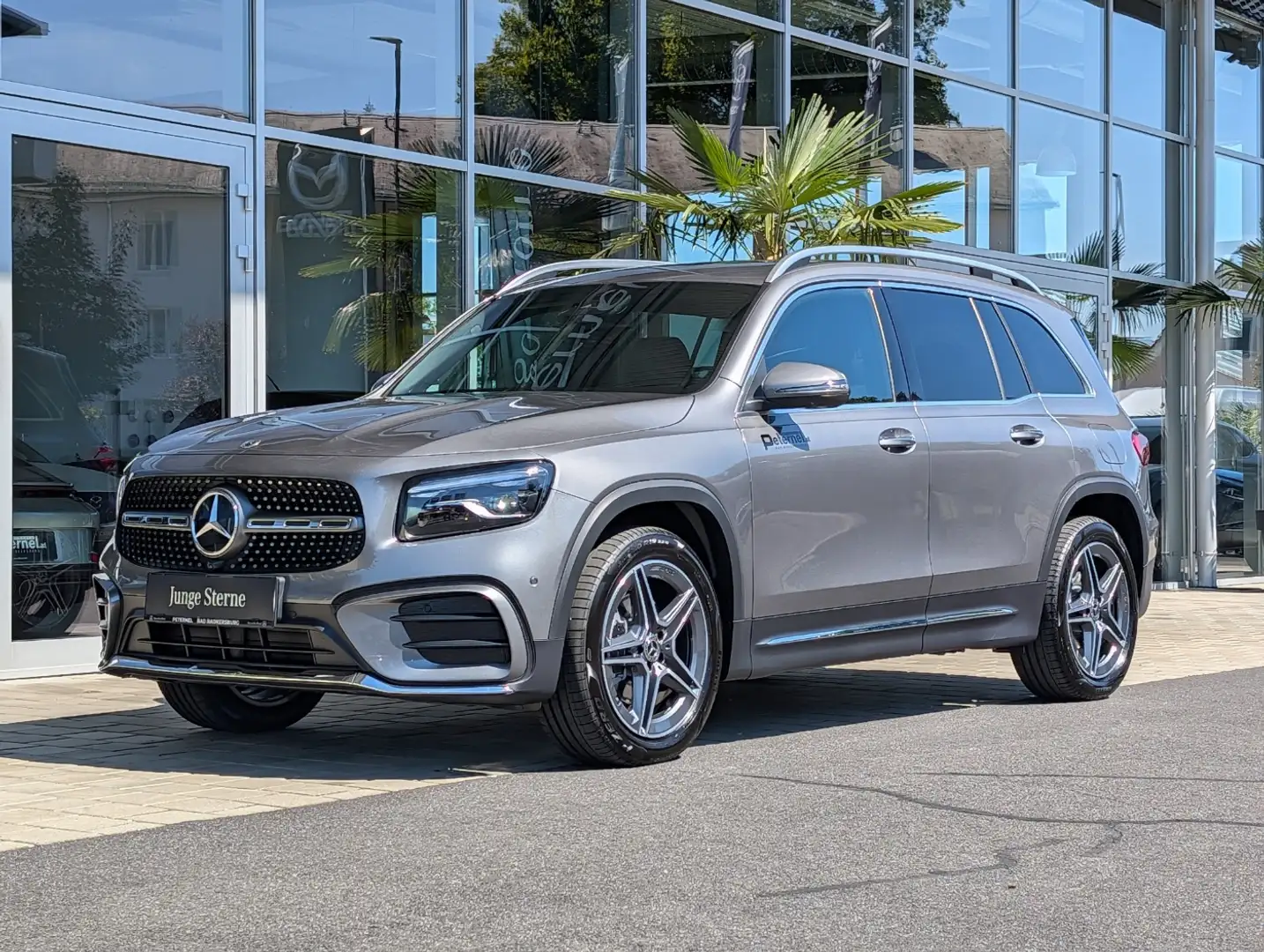 Mercedes-Benz GLB 200 d 4MATIC Österreich-Edition AMG Line Grau - 2