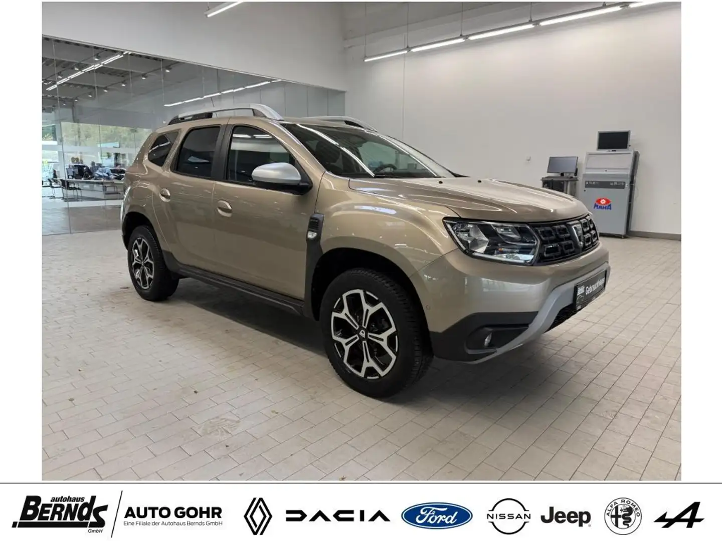 Dacia Duster TCe 125 4WD Comfort R-KAM NAVI SHZ GJR AHK KLIMA Beige - 2