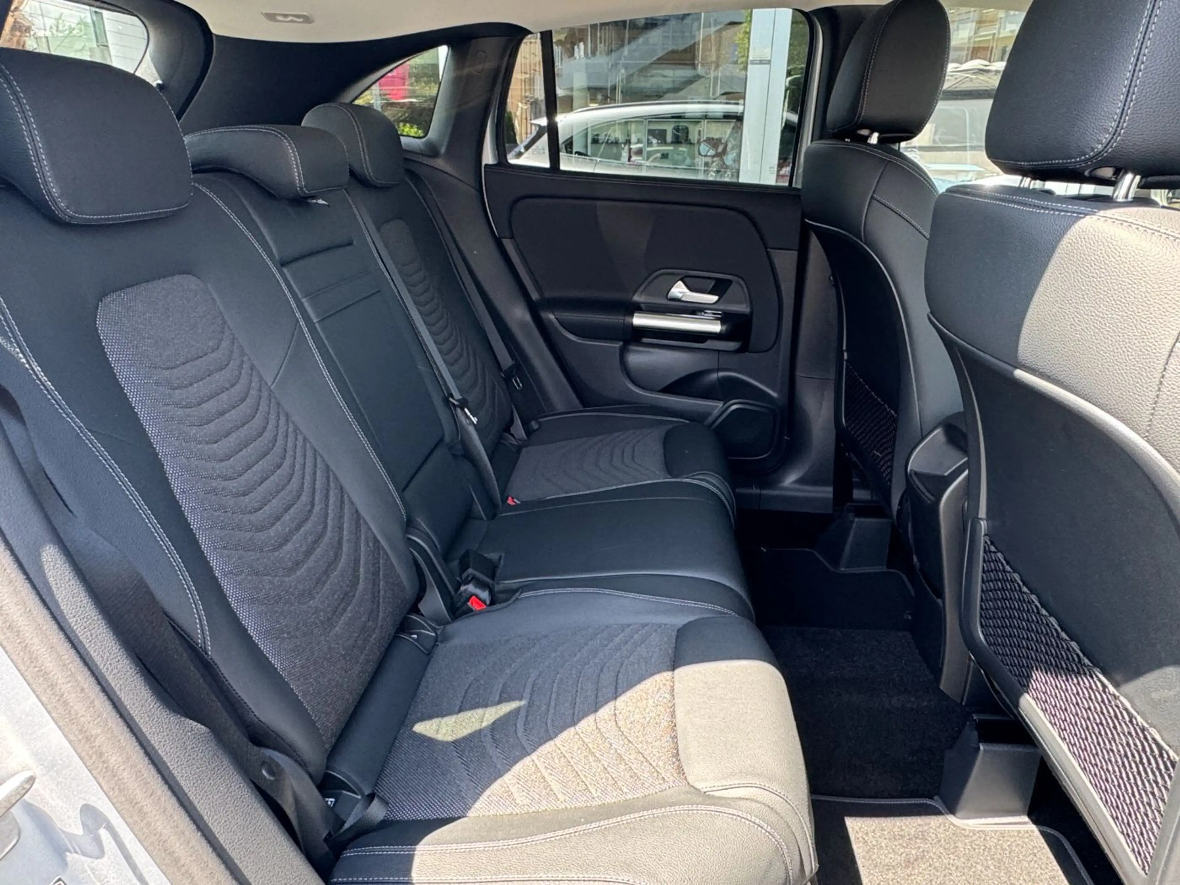 Mercedes-Benz GLA 180 Österreich-Edition Progressive KeyGo PTS — photo 16