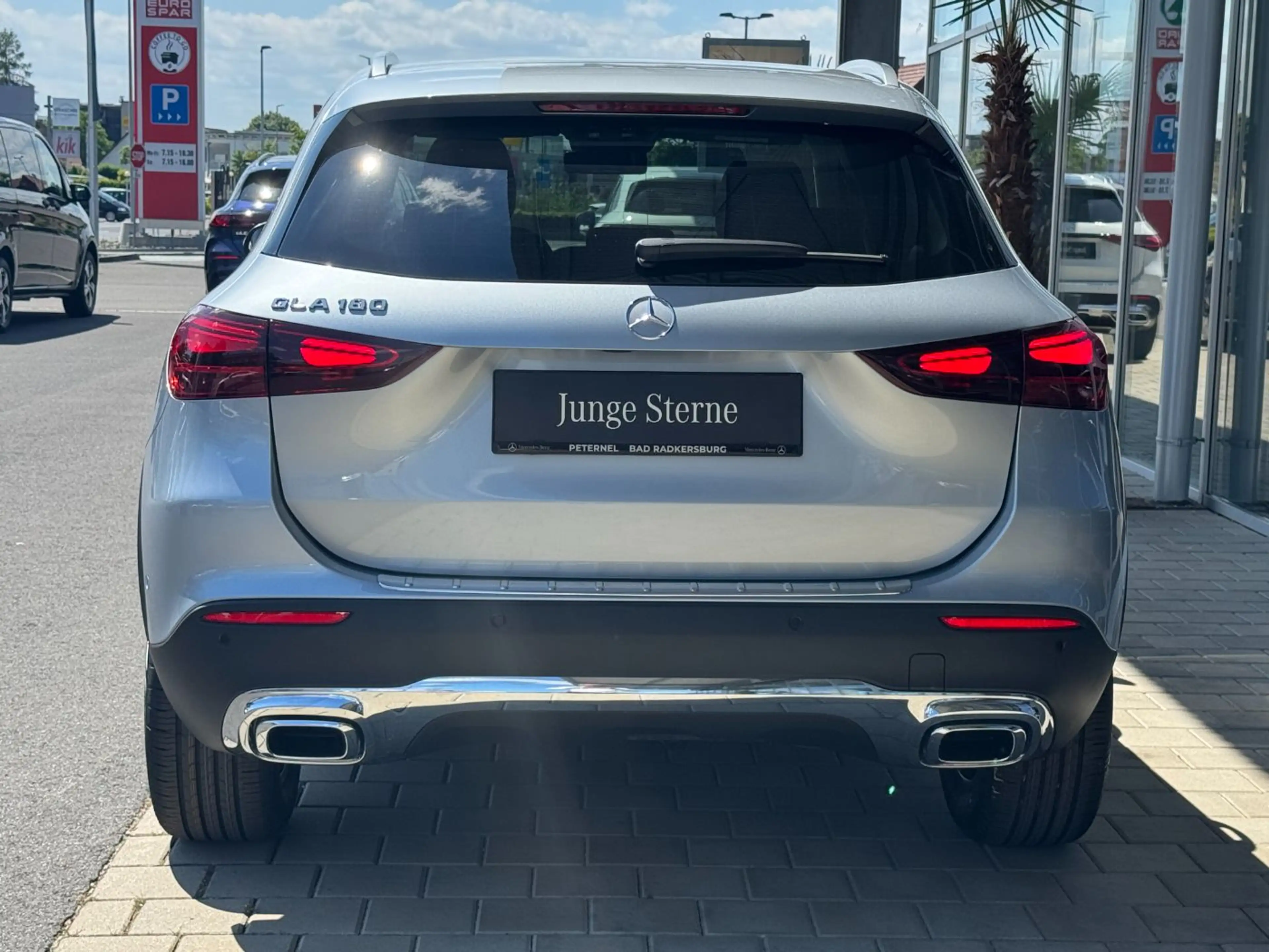 Mercedes-Benz GLA 180 Österreich-Edition Progressive KeyGo PTS — photo 8