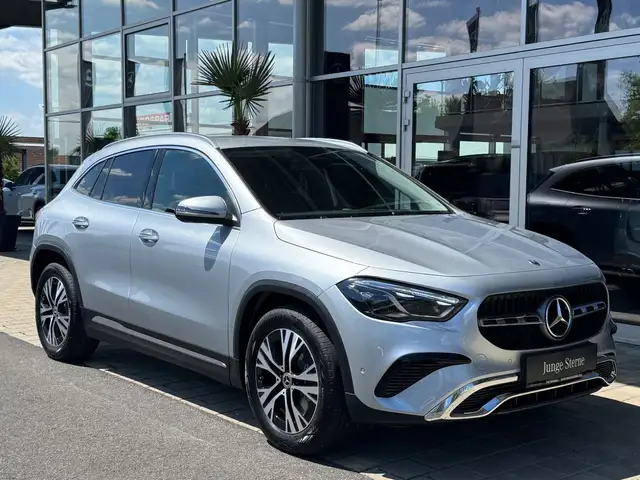 Mercedes-Benz Gla view 5