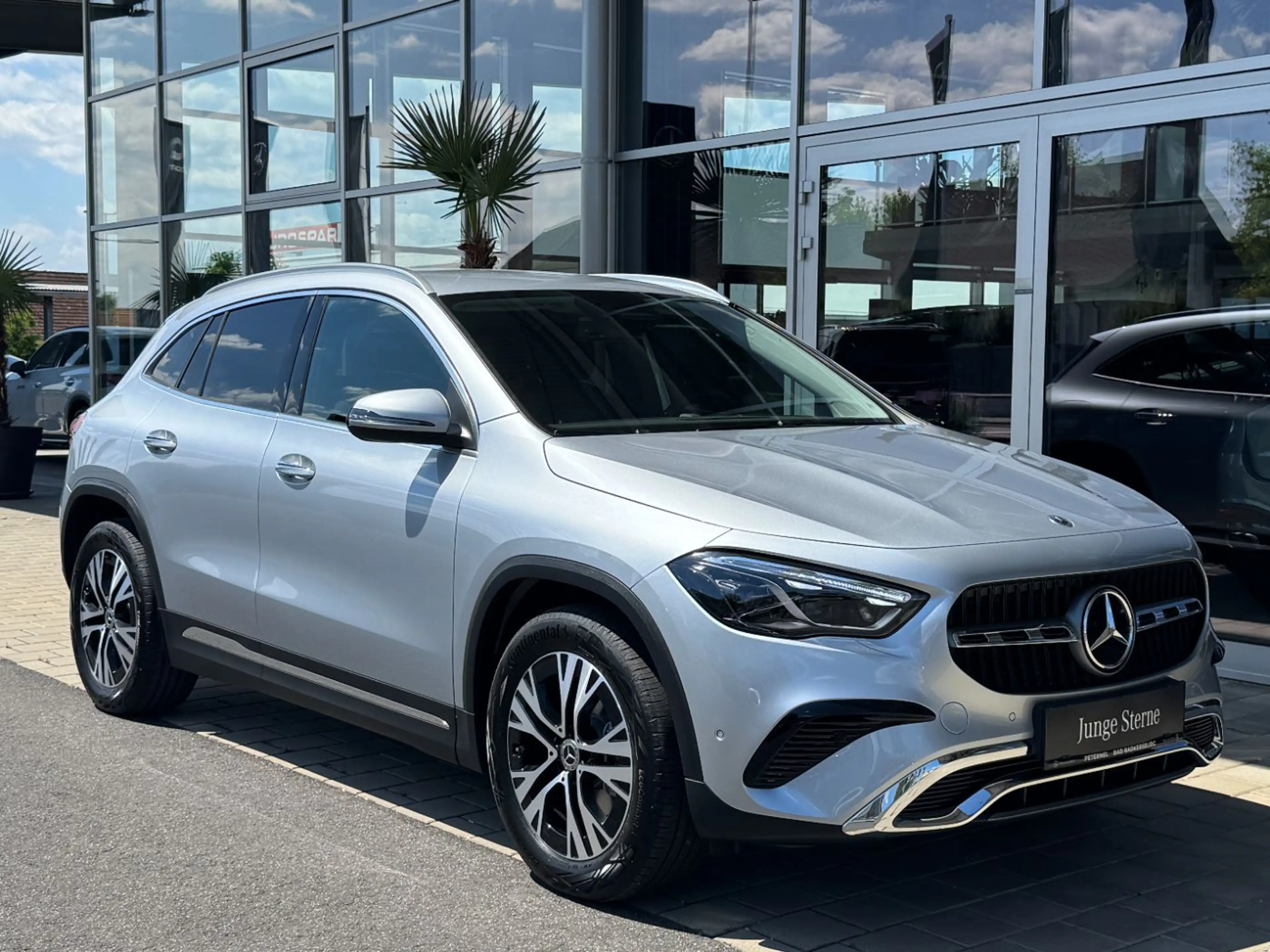 Mercedes-Benz GLA 180 Österreich-Edition Progressive KeyGo PTS — photo 5