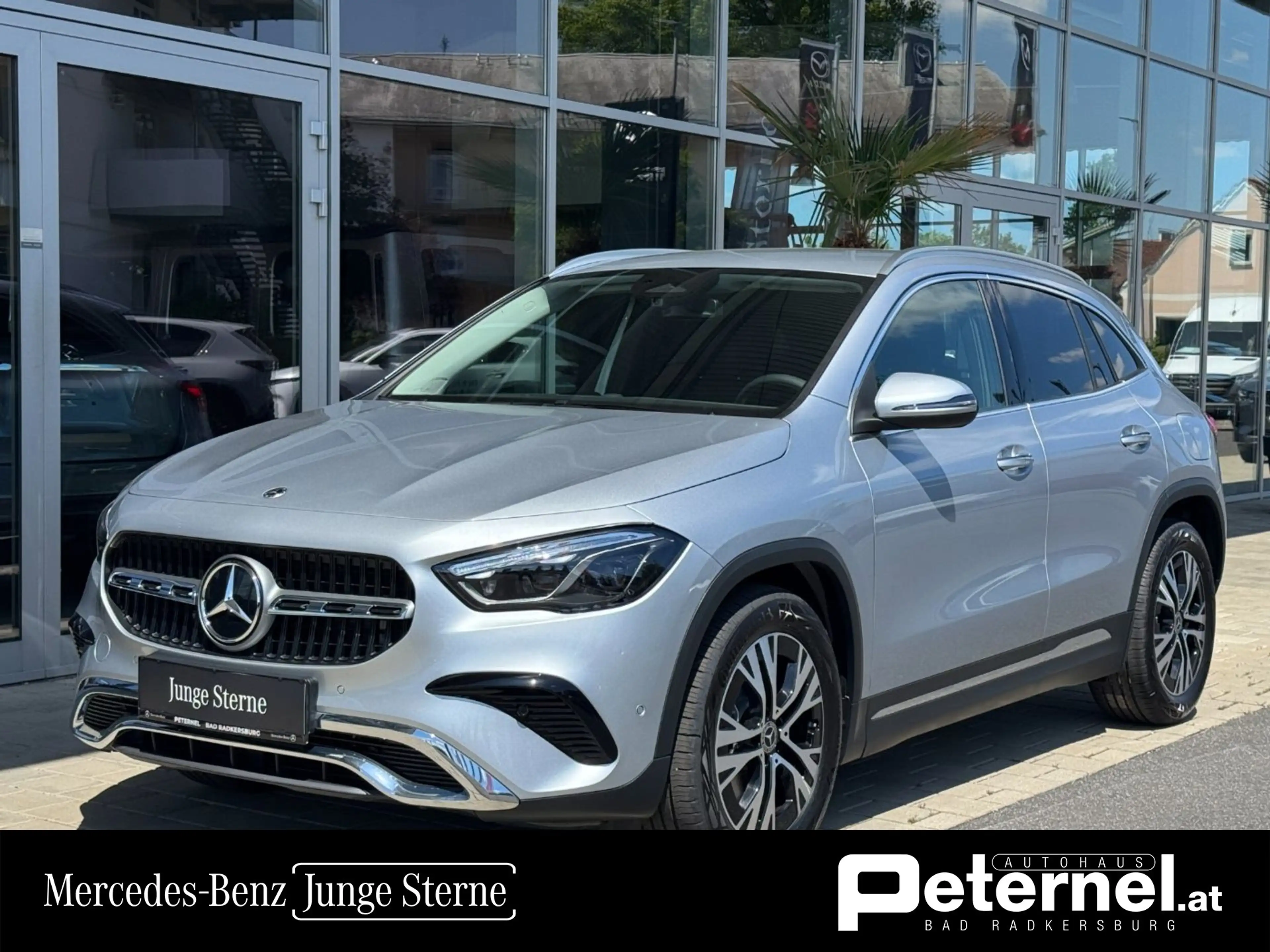 Mercedes-Benz GLA 180 Österreich-Edition Progressive KeyGo PTS