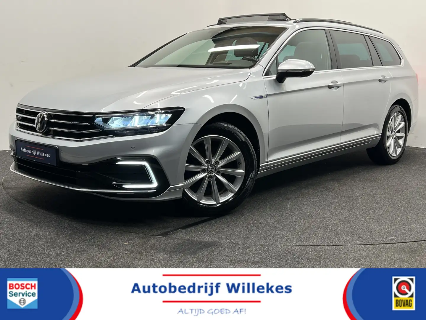 Volkswagen Passat Variant 1.4 TSI PHEV GTE Business | NAVI | PANO | TREKHAAK Zilver - 1