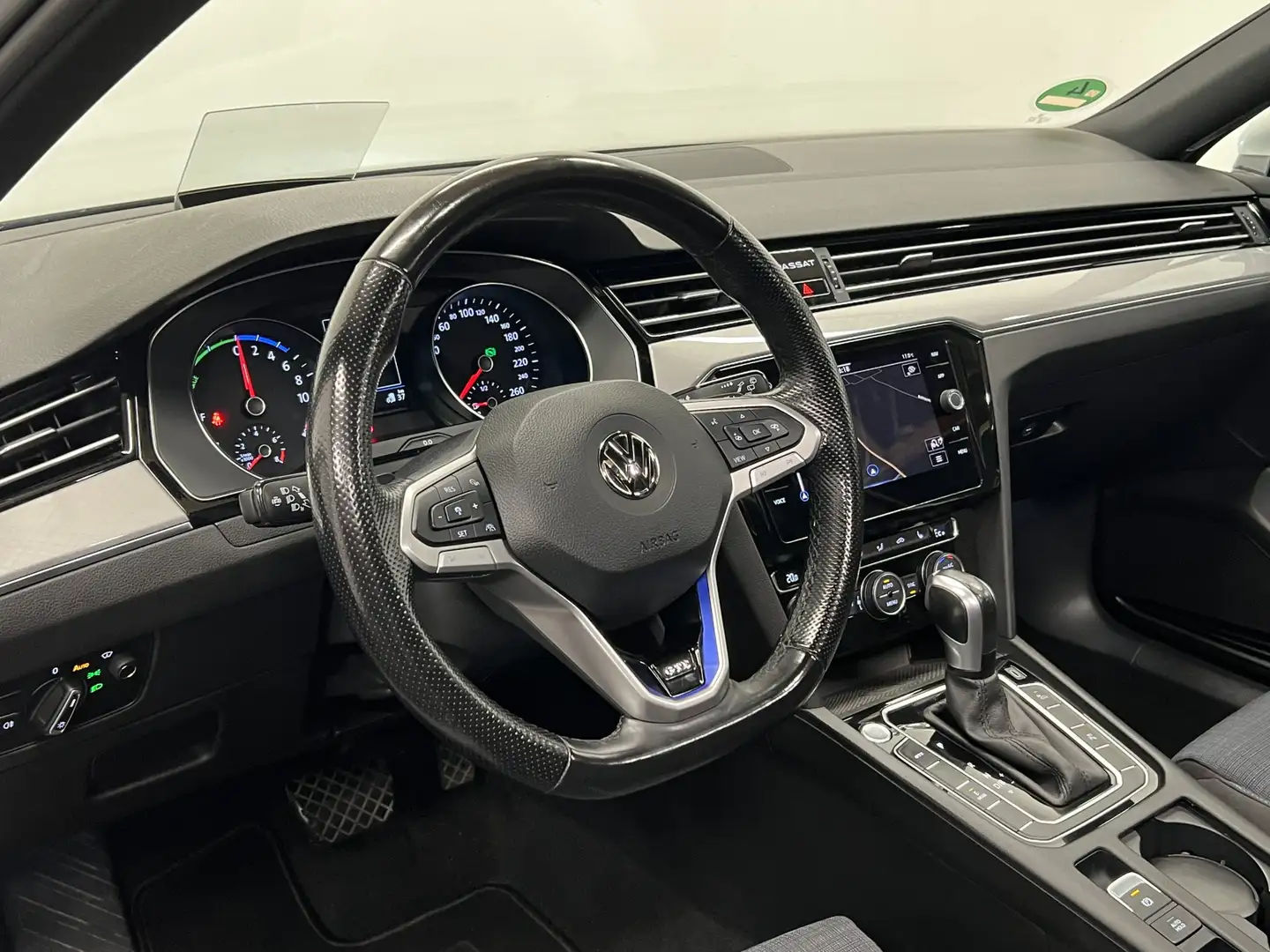 Volkswagen Passat Variant 1.4 TSI PHEV GTE Business | NAVI | PANO | TREKHAAK Zilver - 2