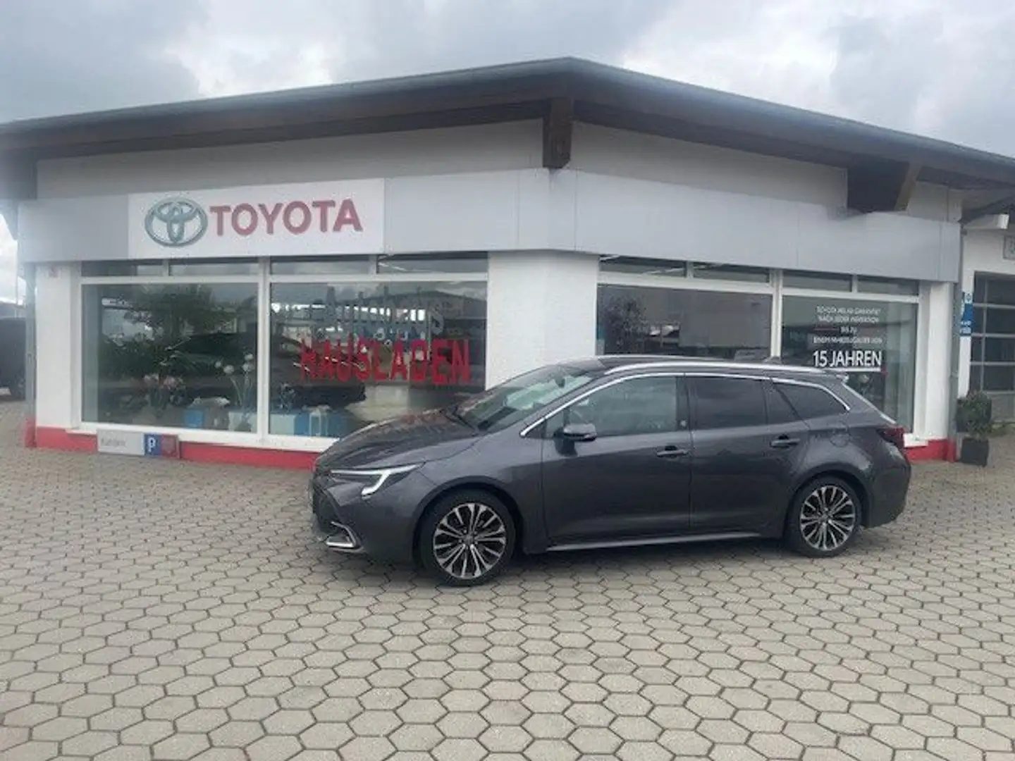 Toyota Corolla Touring Sports 2,0 Hybrid Team D Gris - 1