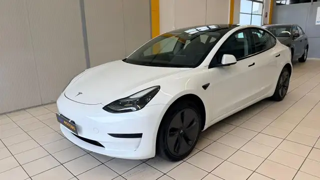 Tesla Model 3 Standard rwd Plus