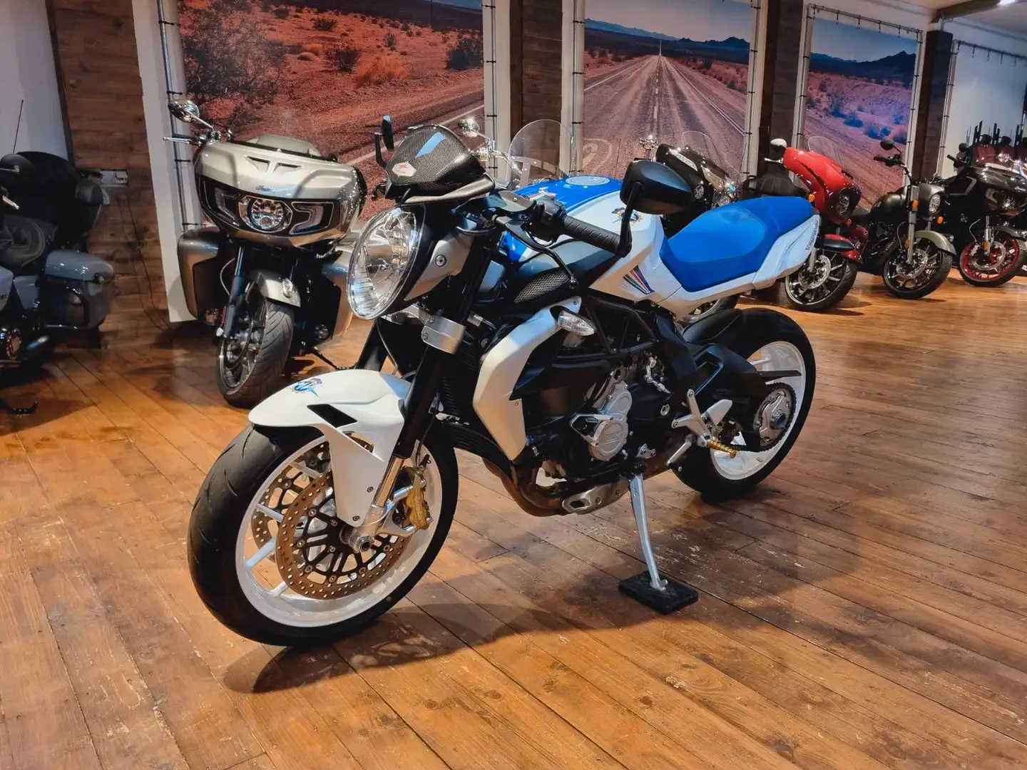 MV Agusta Brutale 800 Italia" Special Edition "100 Jahre" Weiß - 2