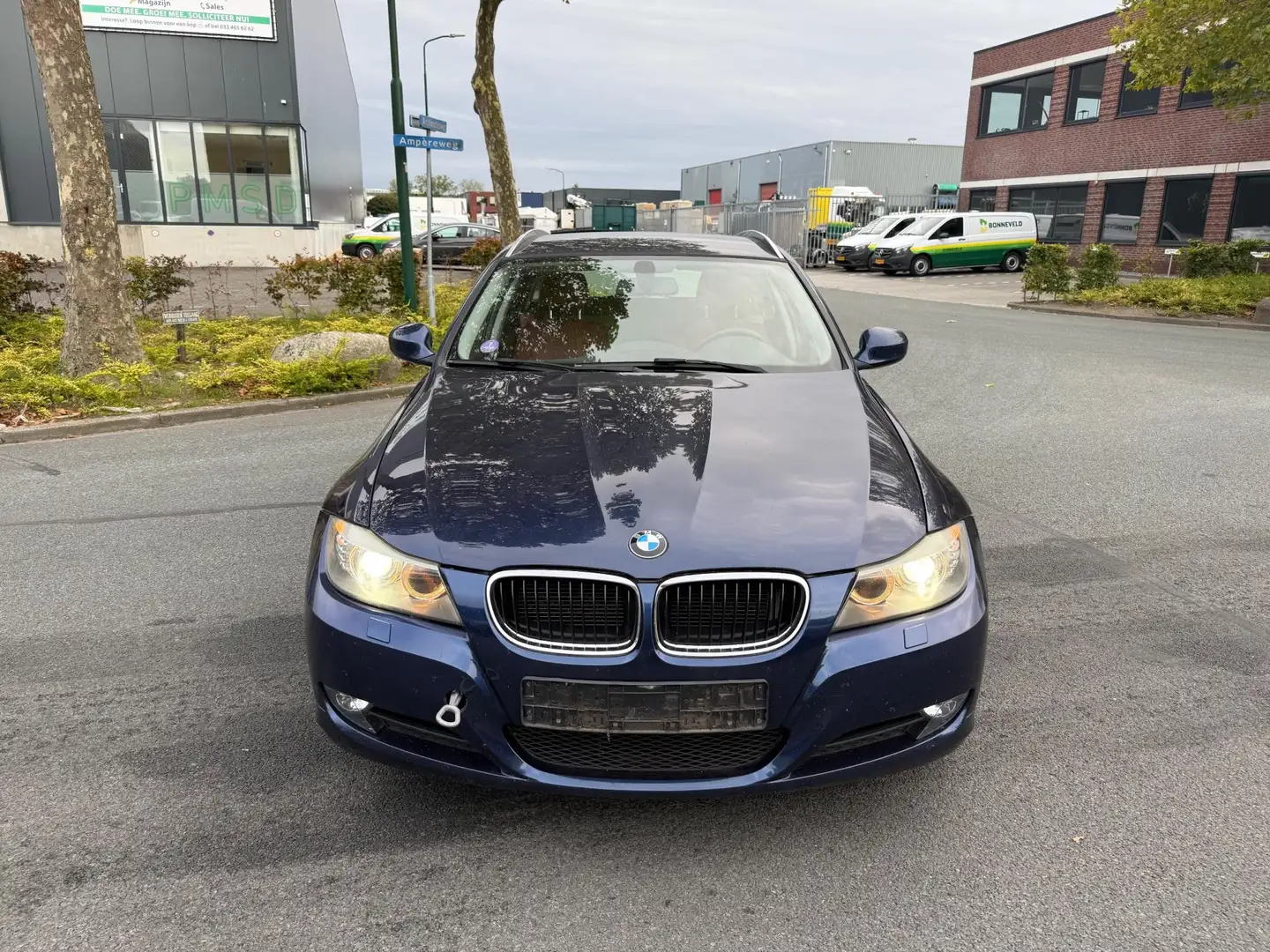 BMW 318 3-serie Touring 318i LUXURY LINE LEDER/NAVI/CLIMA! Blauw - 2