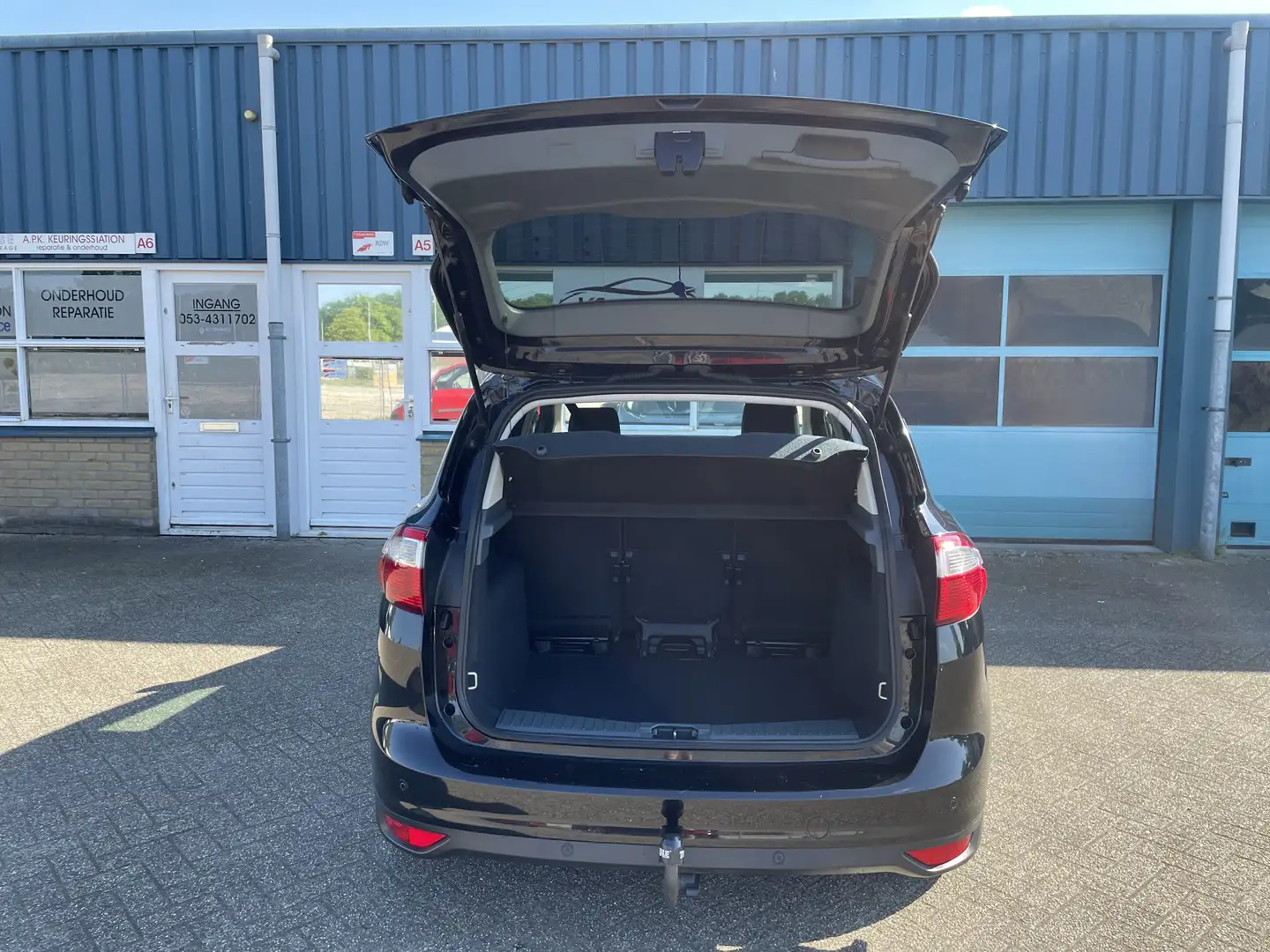 Ford C-Max 1.0 Nieuwe APK bij de aflevering Zwart - 2
