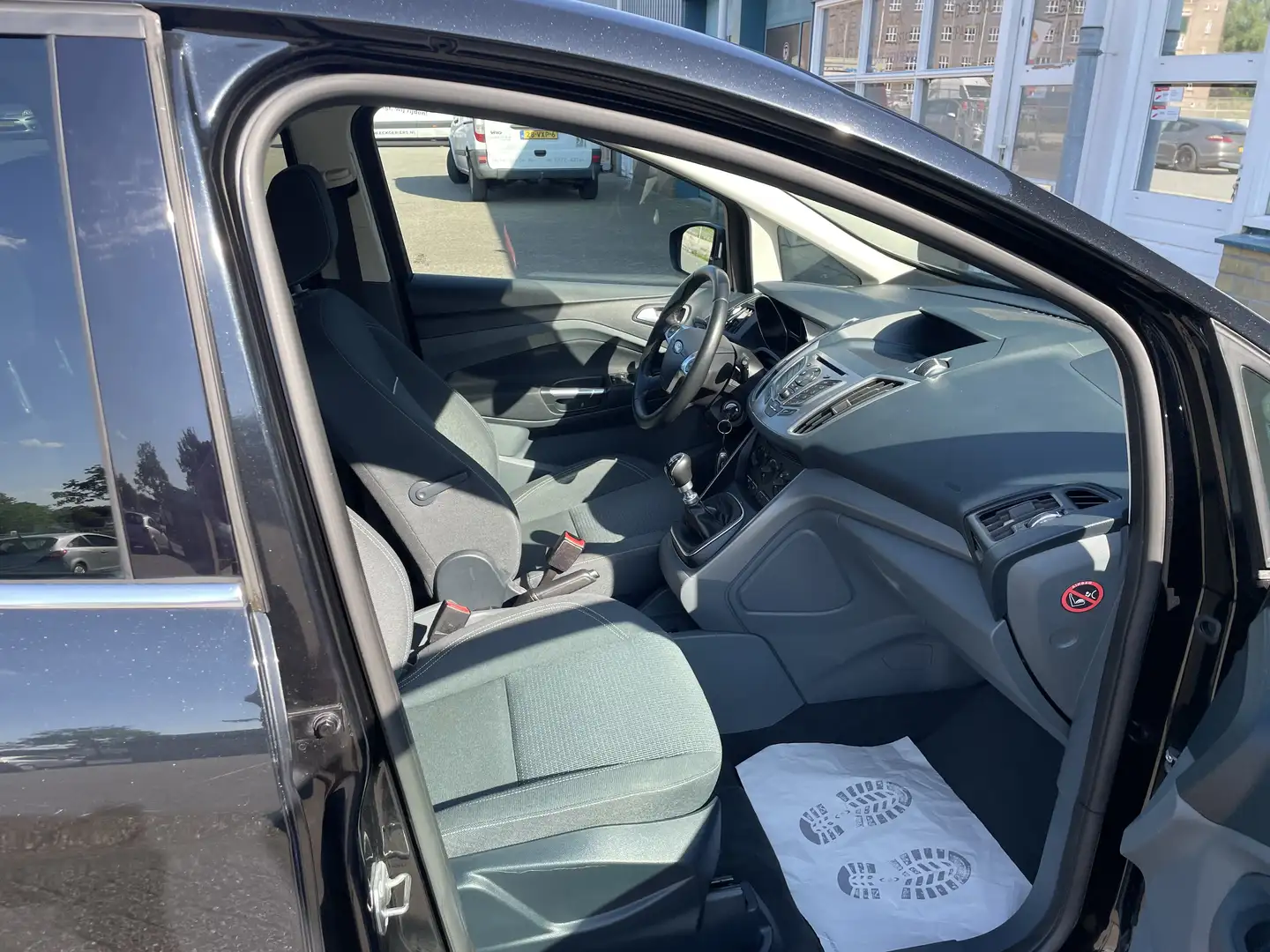 Ford C-Max 1.0 Nieuwe APK bij de aflevering Zwart - 1