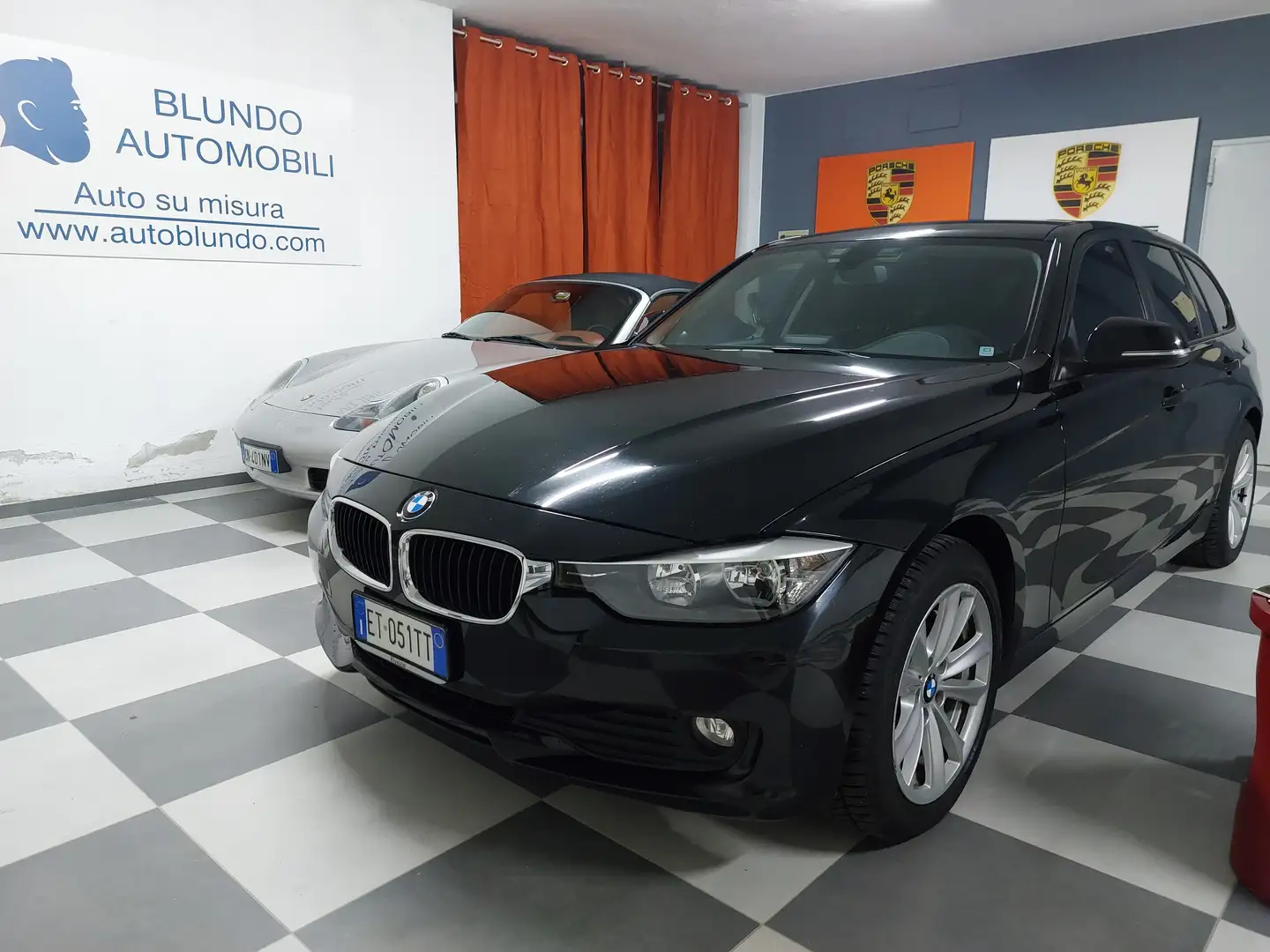 BMW 320 320 D TOURING XDRIVE Noir - 1