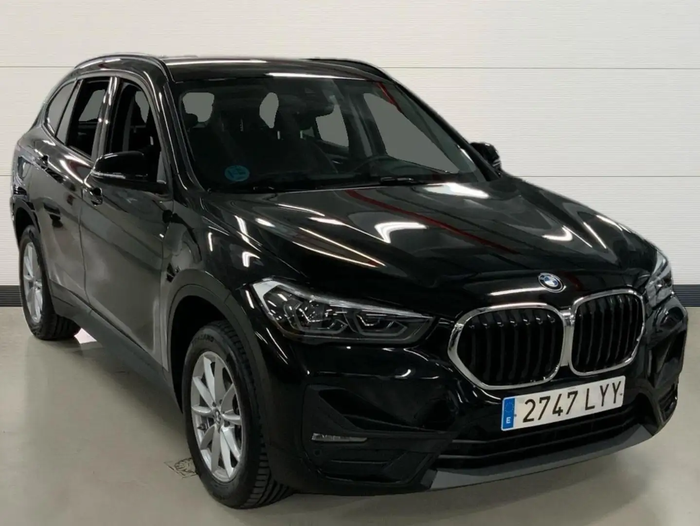 BMW X1 xDrive 18dA Zwart - 1