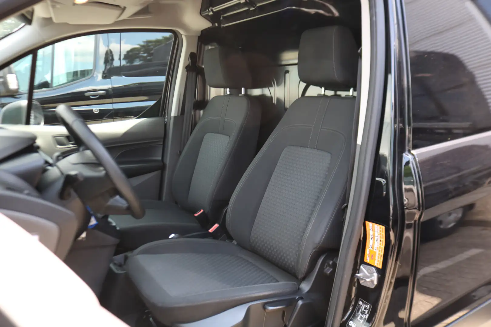 Ford Transit Connect 1.5 EcoBlue L2 Trend Koelwagen Zwart - 2