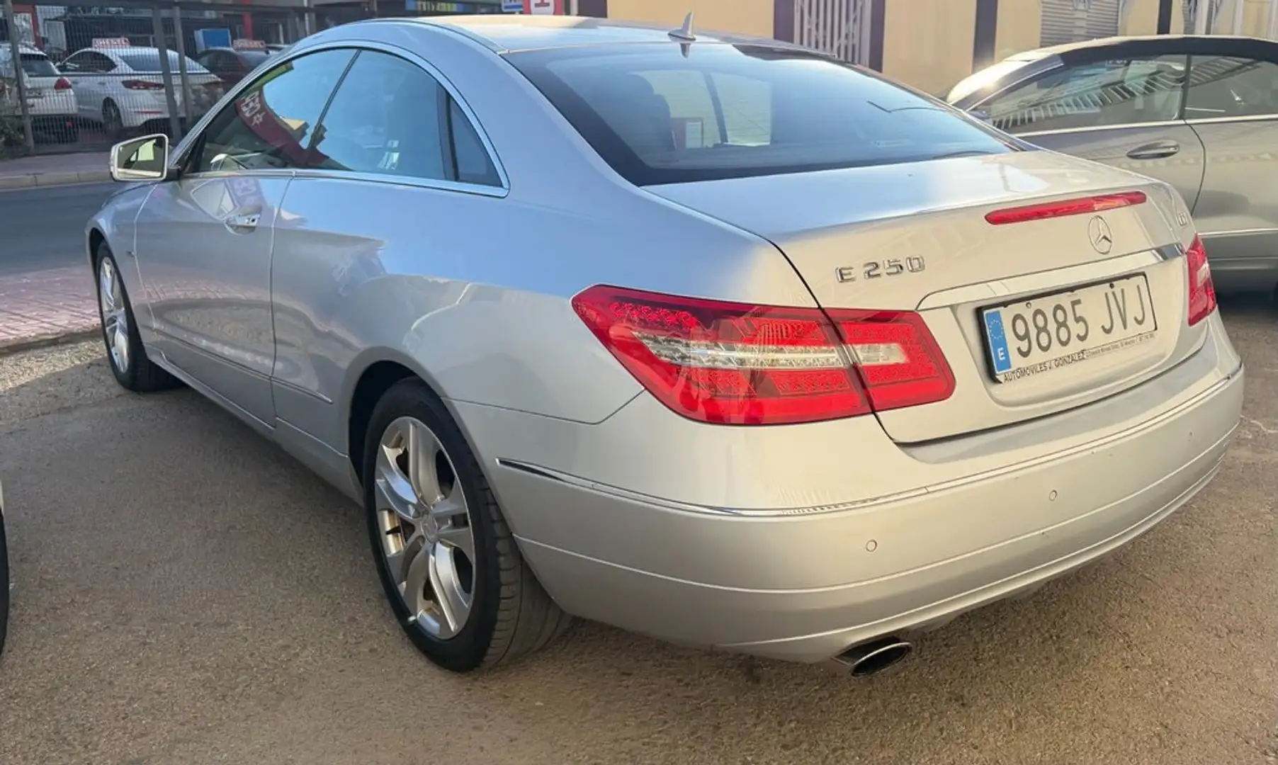 Mercedes-Benz E 250 Coupé CDI Blue Efficiency Avantg. Gris - 2