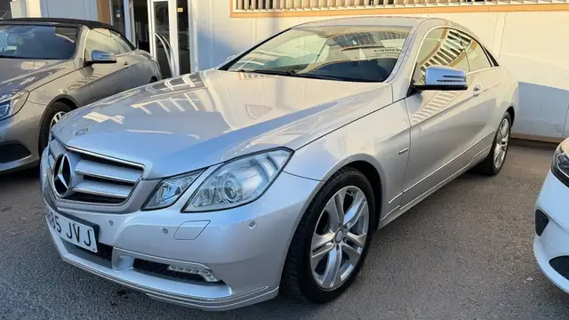 Mercedes-Benz E 250 Coupé CDI Blue Efficiency Avantg.