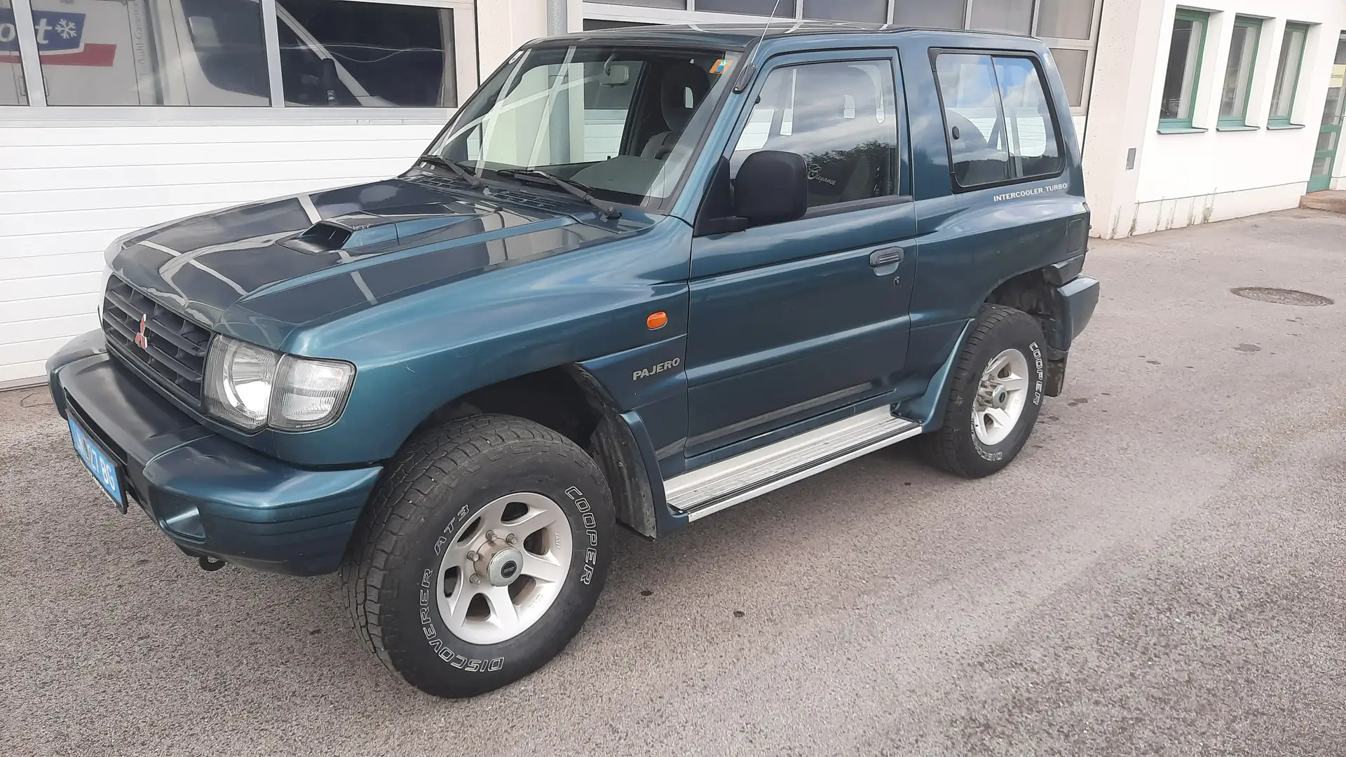Mitsubishi Pajero GL 2,5 TD Grau - 1