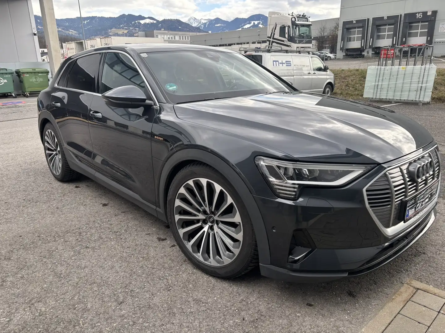 Audi e-tron e-tron 50 quattro 71kWh Business Business Grau - 1