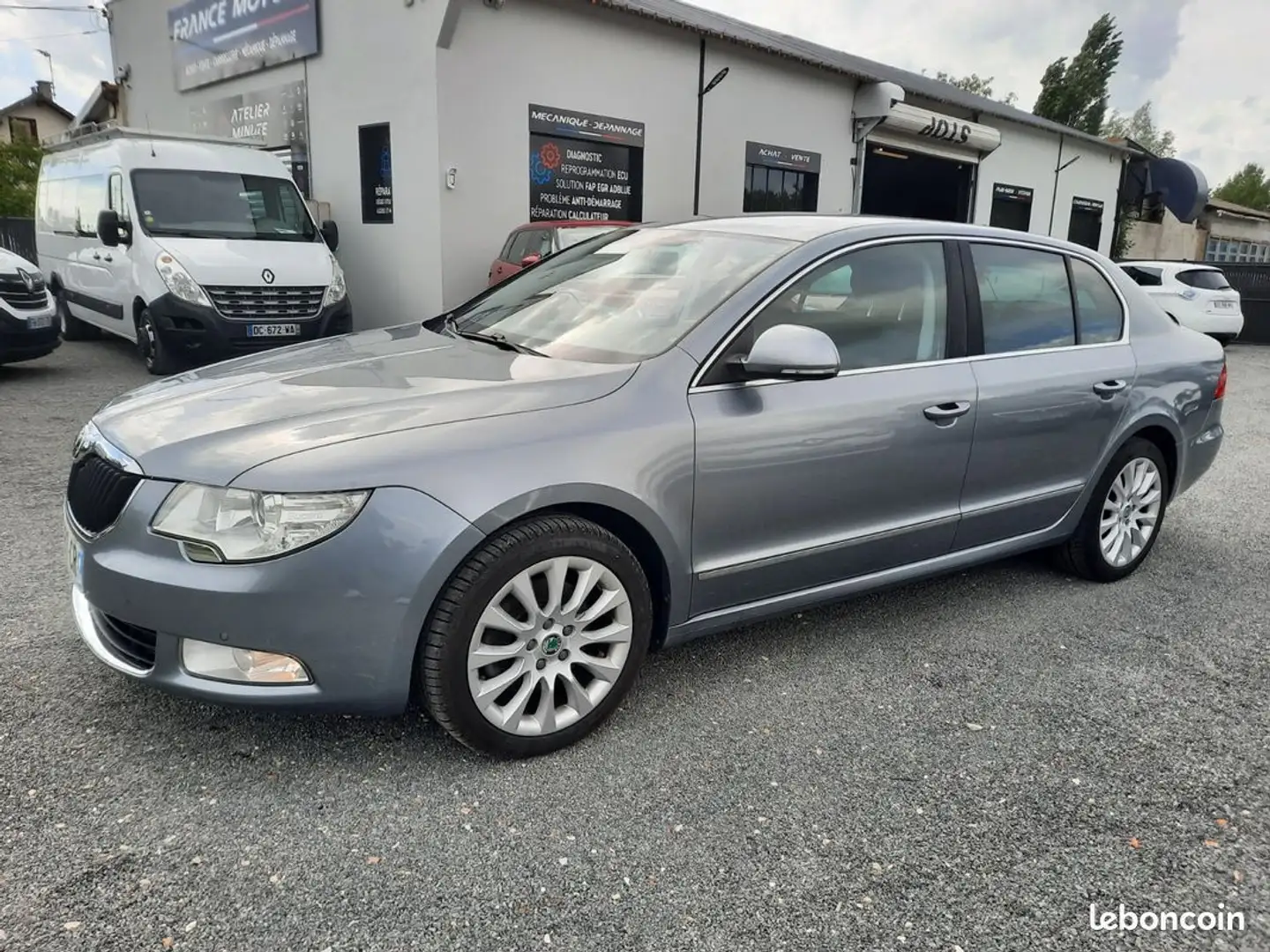 Skoda Superb Ambition DSG 178485KMS 1ER MAIN ETAT IRREPROCHABLE Gris - 1
