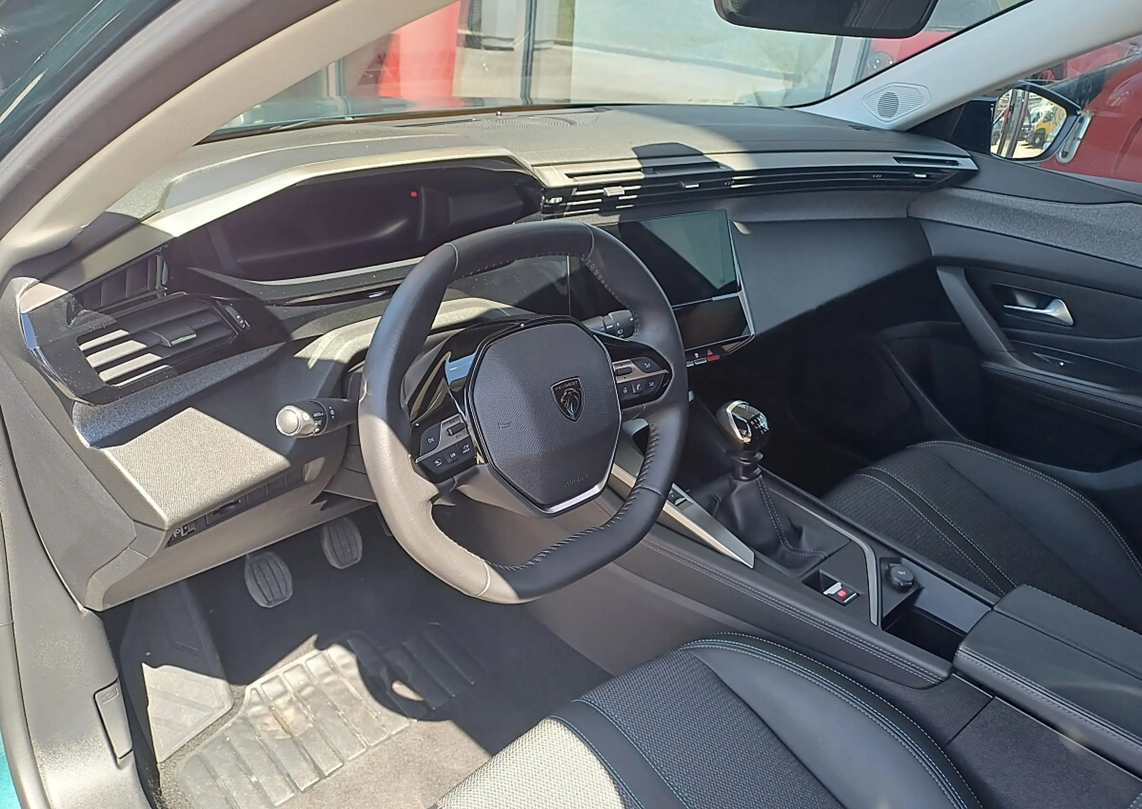 Peugeot 308 SW PureTech 130 S&S 6-Gang-Manuell Allure — photo 12