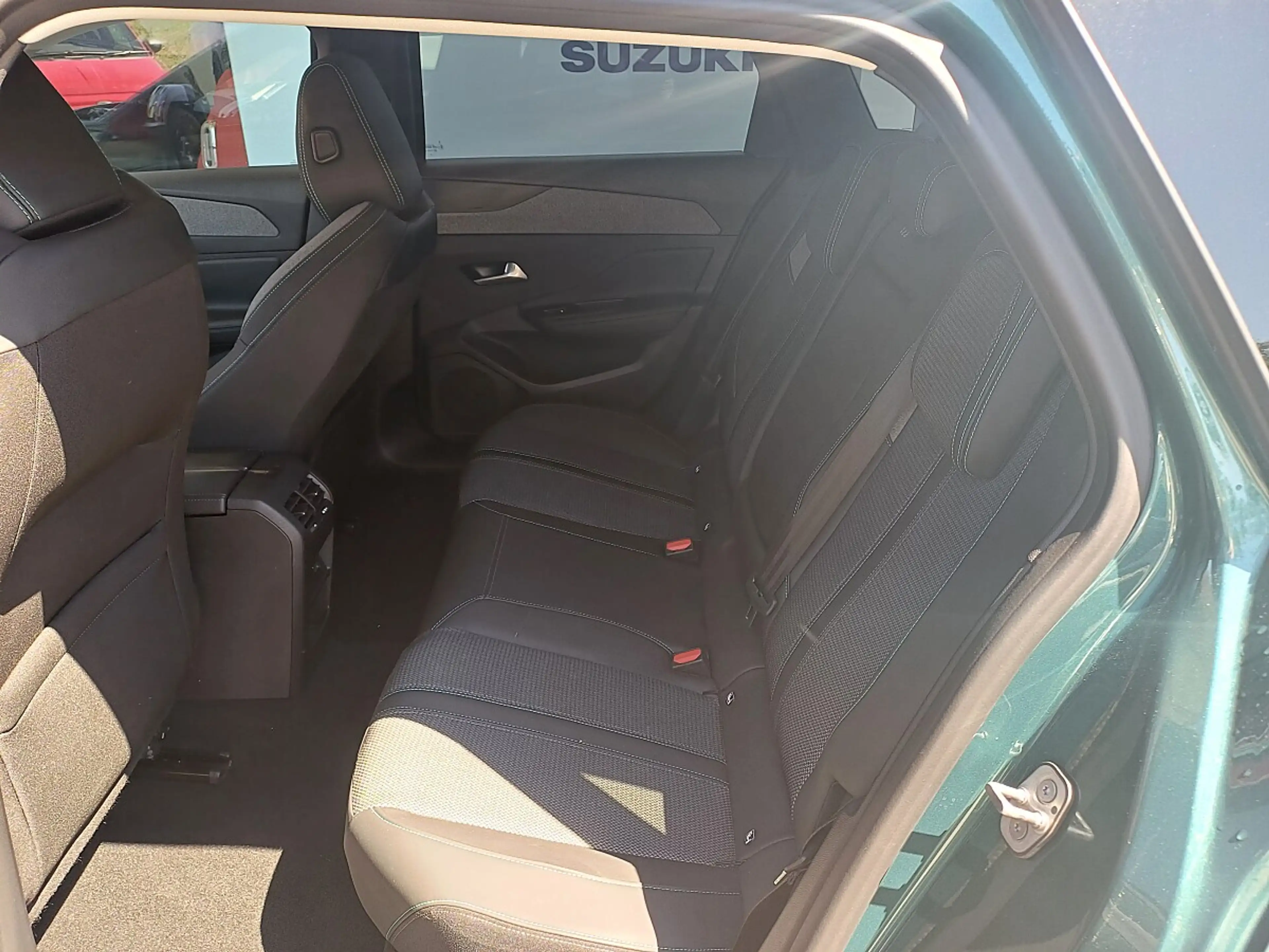 Peugeot 308 SW PureTech 130 S&S 6-Gang-Manuell Allure — photo 7
