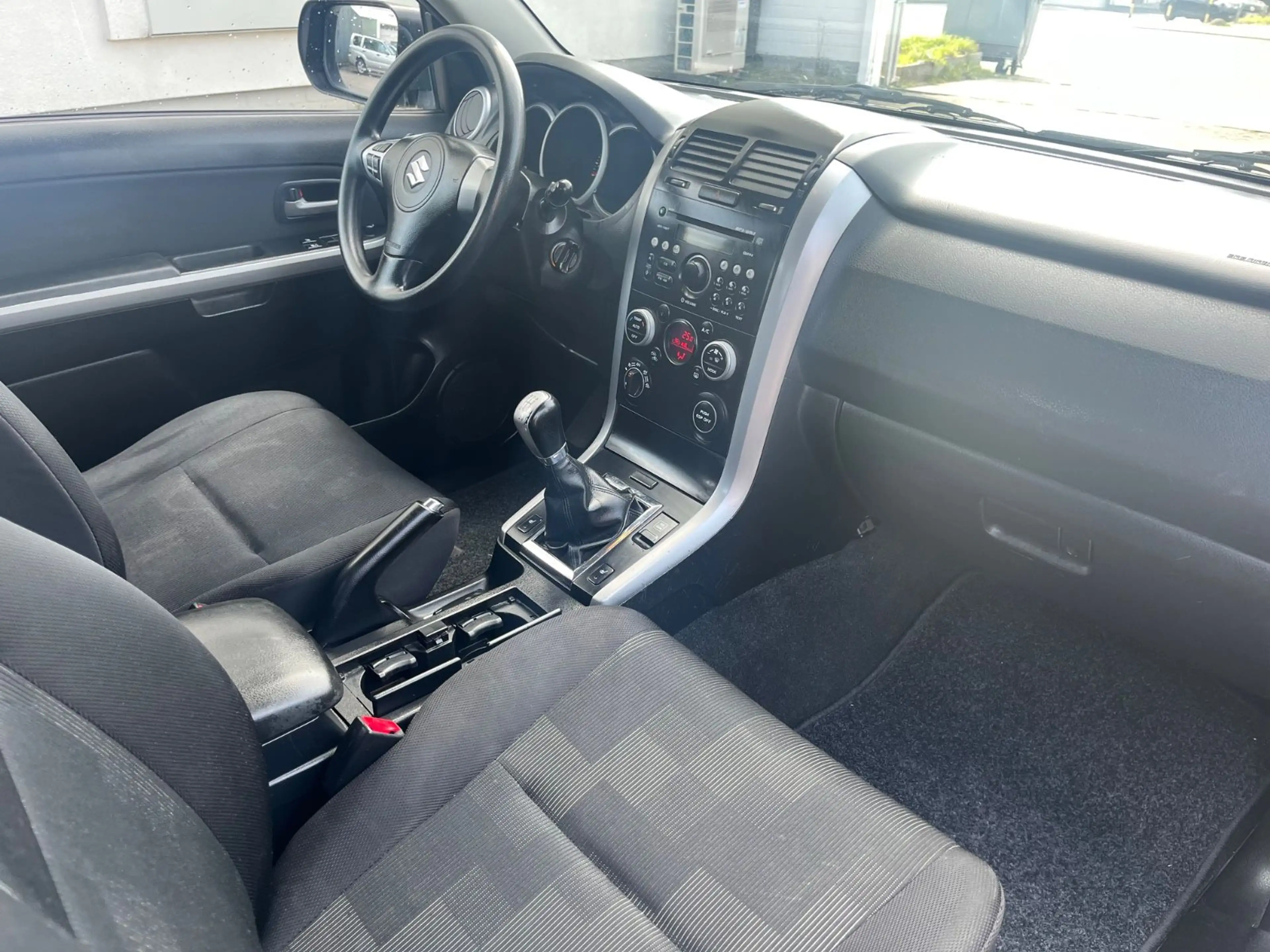 Suzuki Grand Vitara 2.4 VVT Comfort — photo 7
