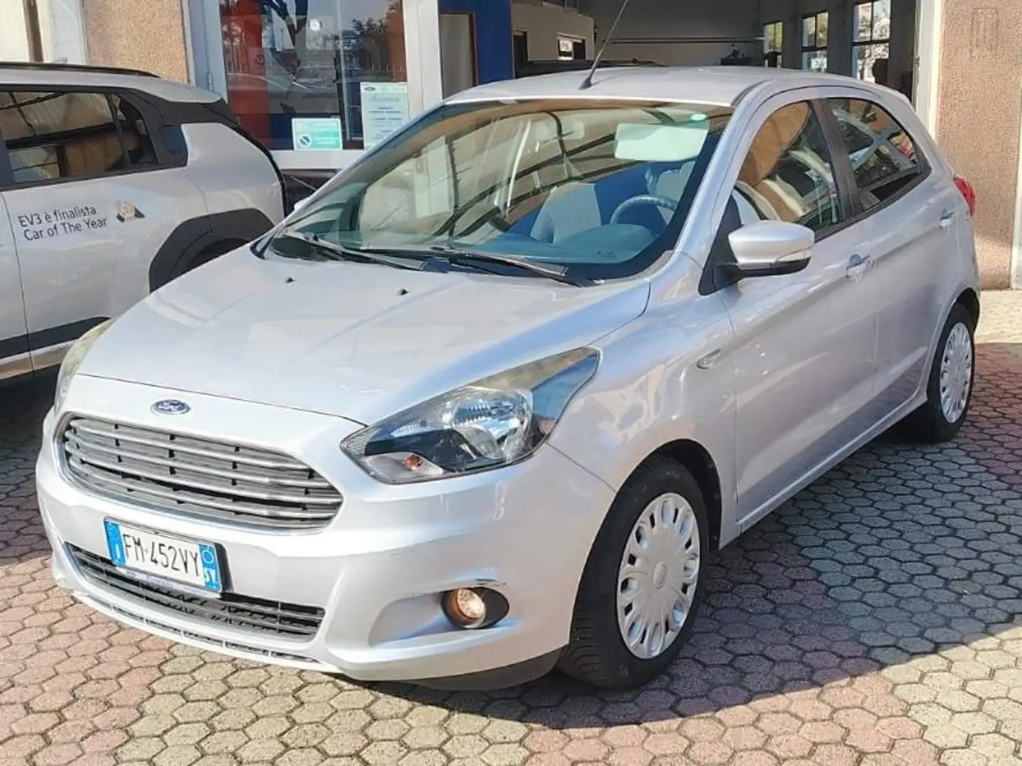 Ford Ka/Ka+ Ka III + 2017 5p Ka + 1.2 70cv Argento - 1