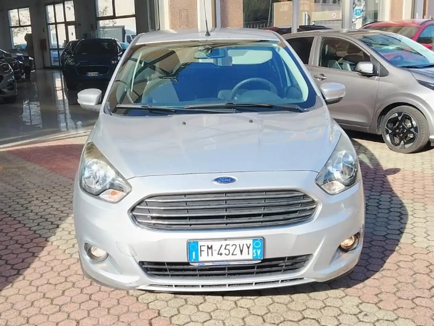 Ford Ka/Ka+ Ka III + 2017 5p Ka + 1.2 70cv Argento - 2