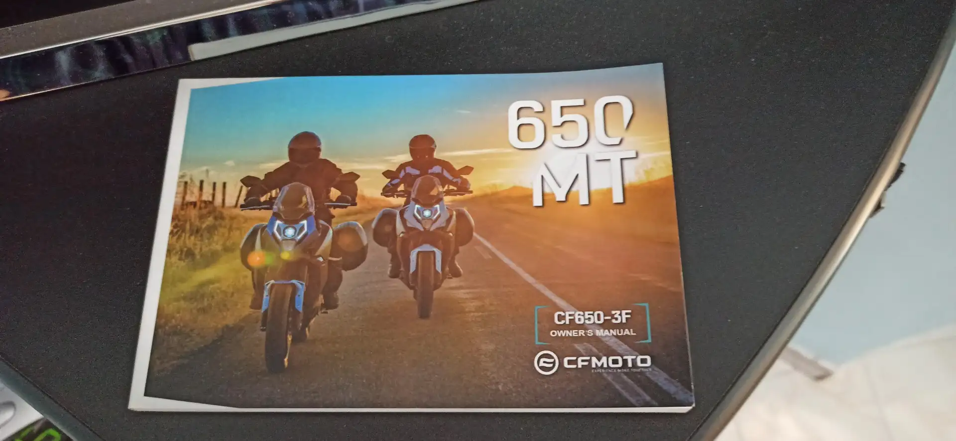 CFMOTO 650 MT Blanc - 2