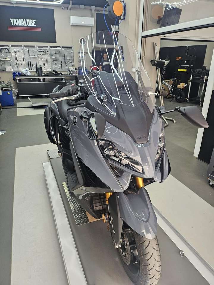 Yamaha TMAX 560