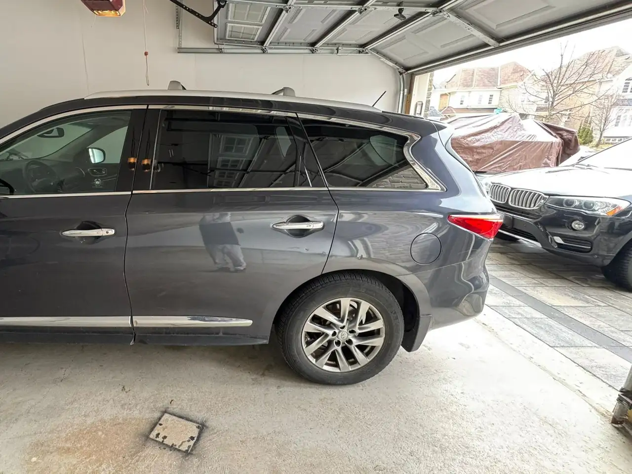 Infiniti QX60 снимка Infiniti QX60