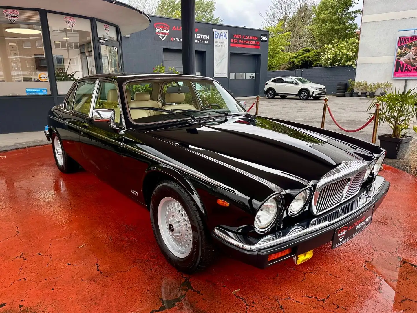 Jaguar Daimler Duble Six | V12-Luxuslimousine Schwarz - 2