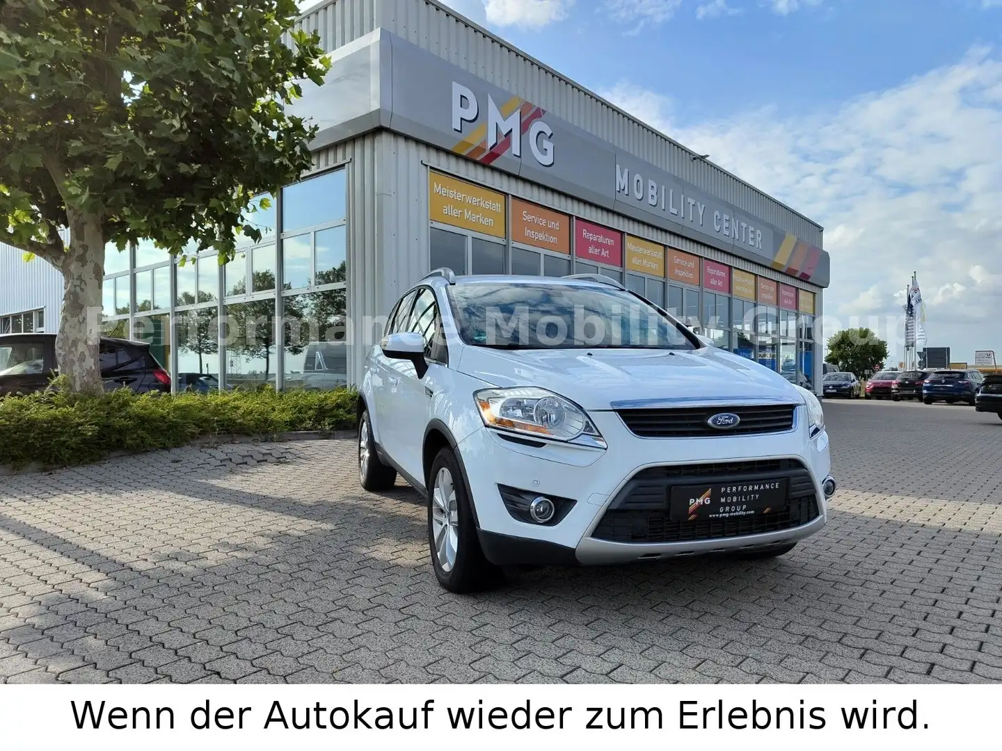 Ford Kuga Titanium/AHK abnehm/Einparkhilfe/4x4 White - 1