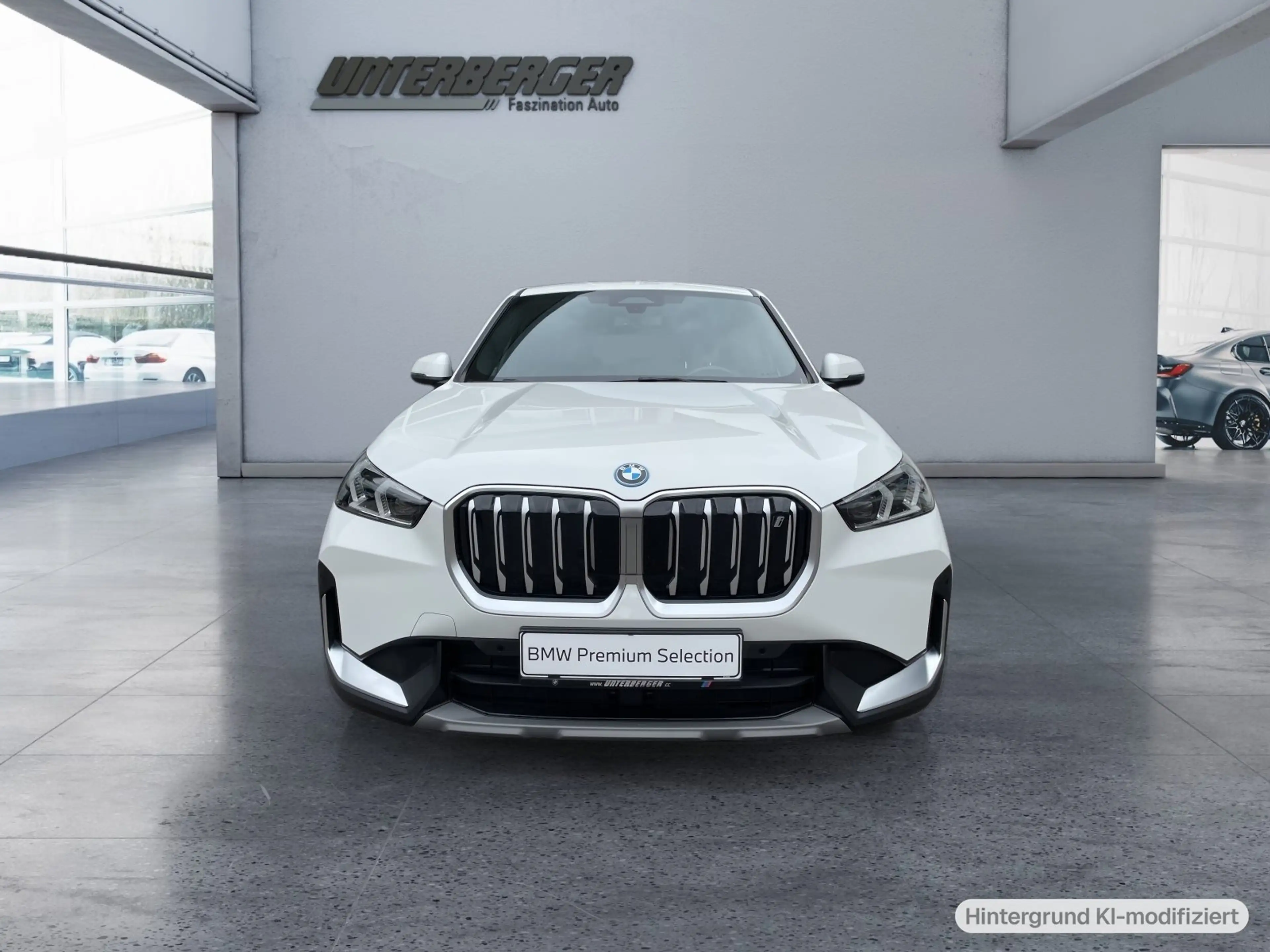 BMW iX1 xDrive30 Sportsitze-Adaptives M Fahrwerk-KOmfortzu — photo 2