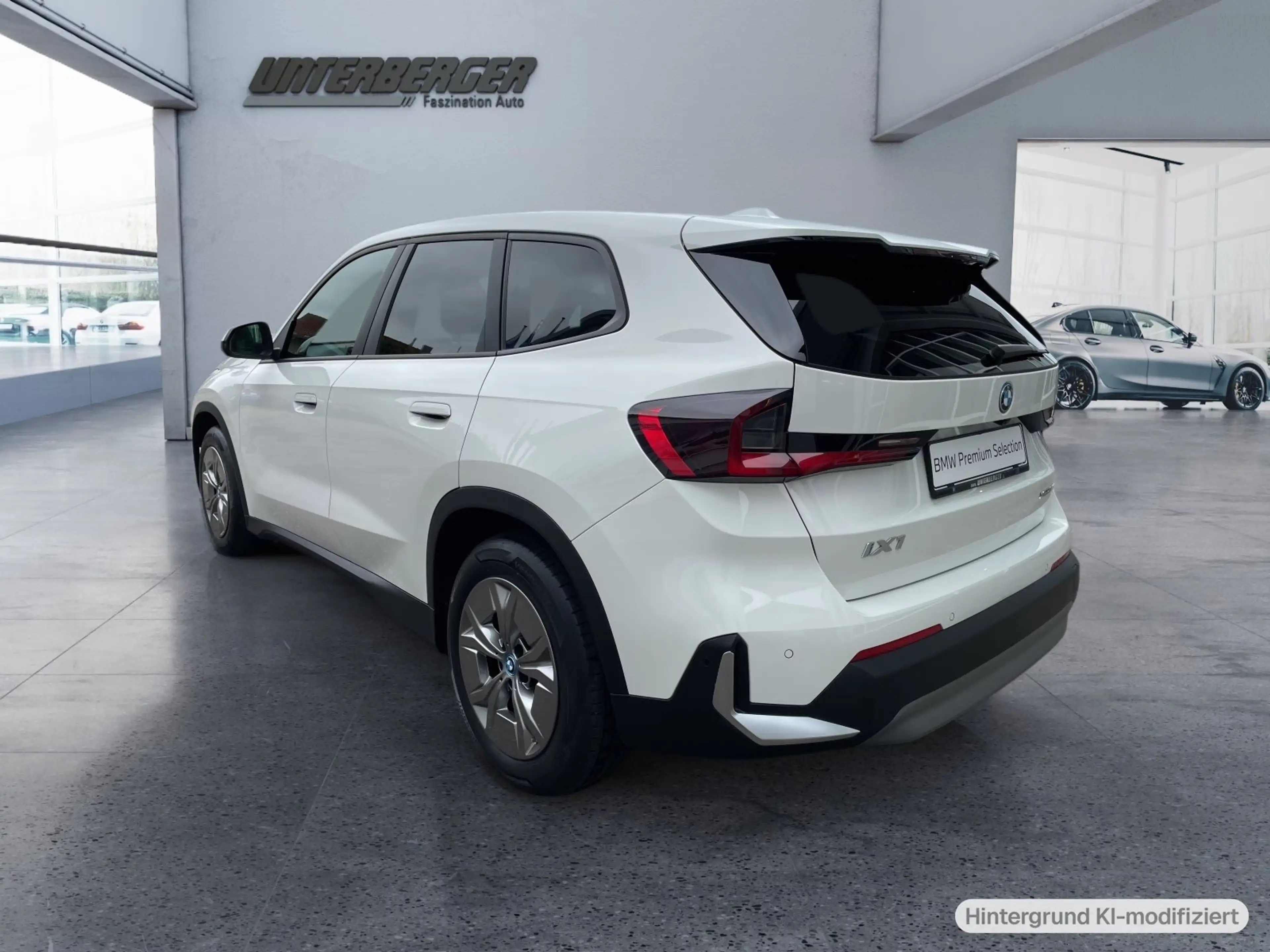 BMW iX1 xDrive30 Sportsitze-Adaptives M Fahrwerk-KOmfortzu — photo 4