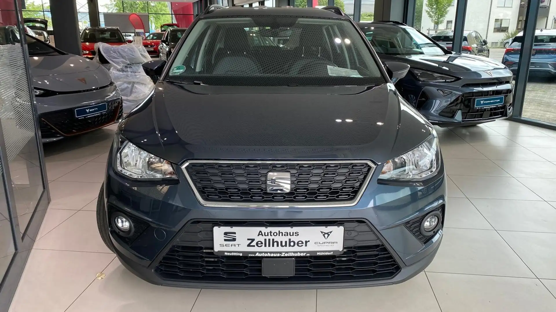 SEAT Arona 1.0 TSI DSG *Kamera*Beats*Shz*Full-Link* Grau - 2
