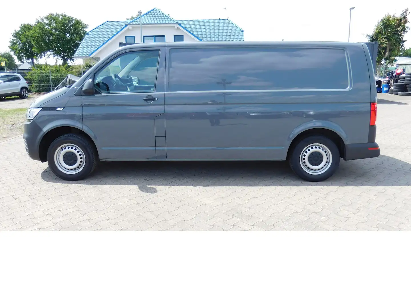 Volkswagen T6.1 Transporter Abt e- Lang 1-Gang Klima Radio Šedá - 1