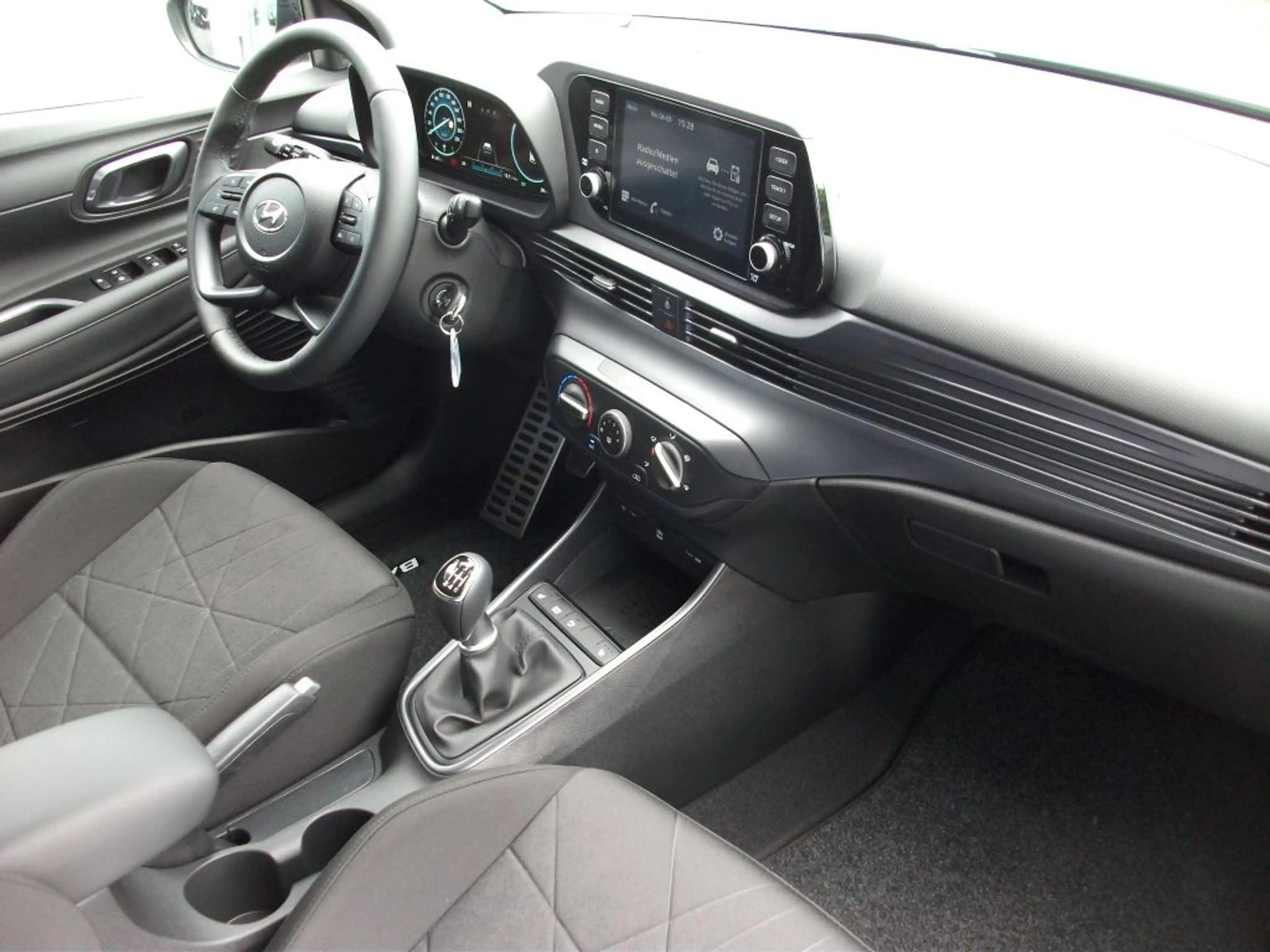 Hyundai BAYON 1.0 T-GDI 48V-Hybrid Trend — photo 9
