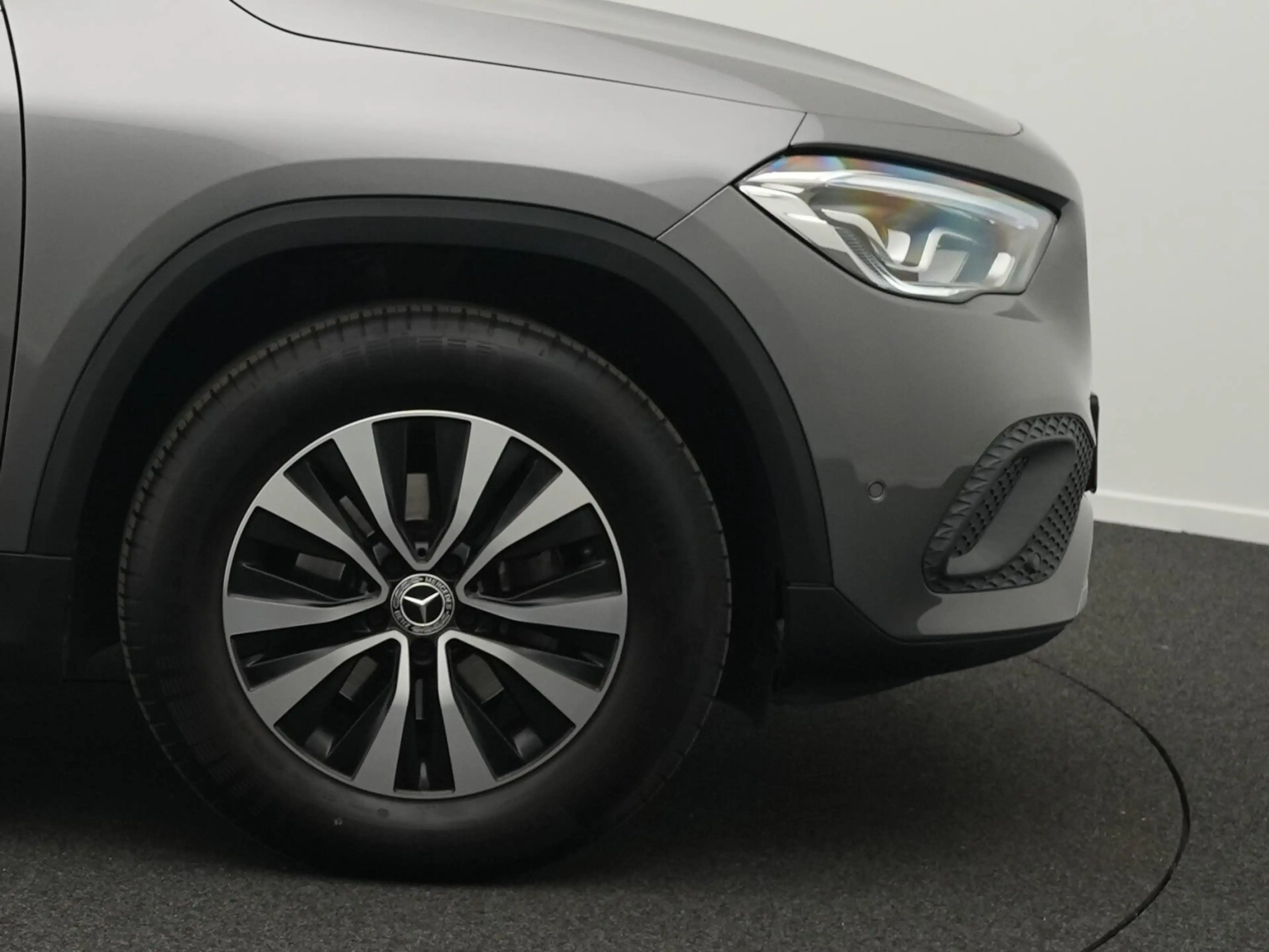Mercedes-Benz GLA 180 GLA 180 Style LED+Kamera+EasyPack Navi/Autom. — photo 8