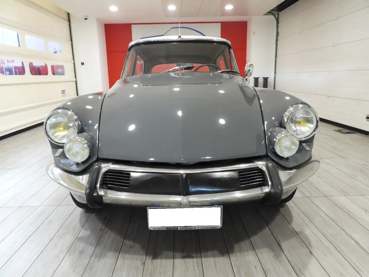 Citroen ID 19 P MONOFARO–6 POSTI-CAMBIO AL VOLANTE(1965), foto 2