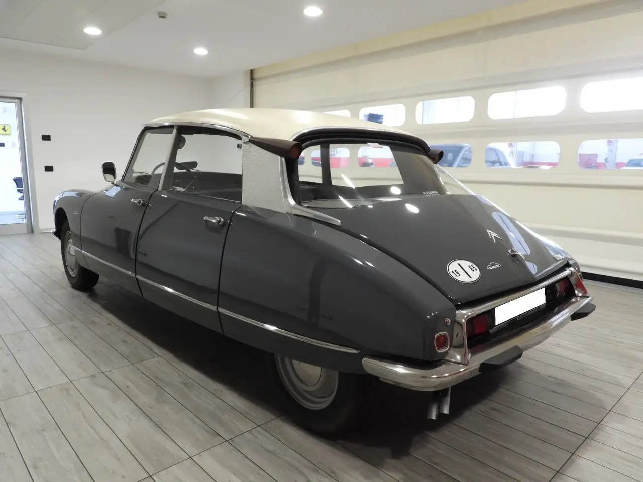 Citroen ID 19 P MONOFARO–6 POSTI-CAMBIO AL VOLANTE(1965), foto 3