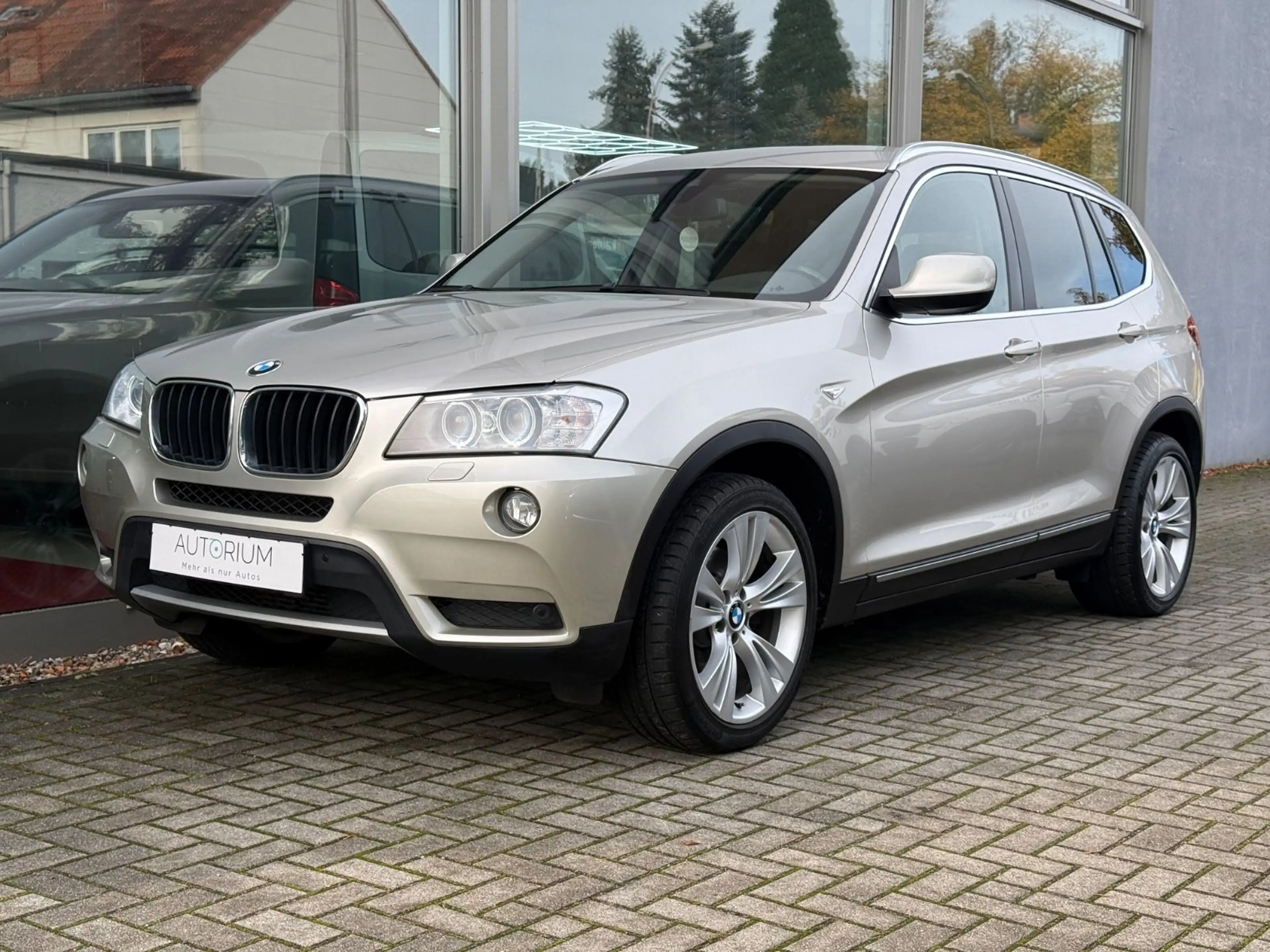 BMW X3 xDrive 20 d HUD NAVI AHK TEMPO SZHZG LM FELG