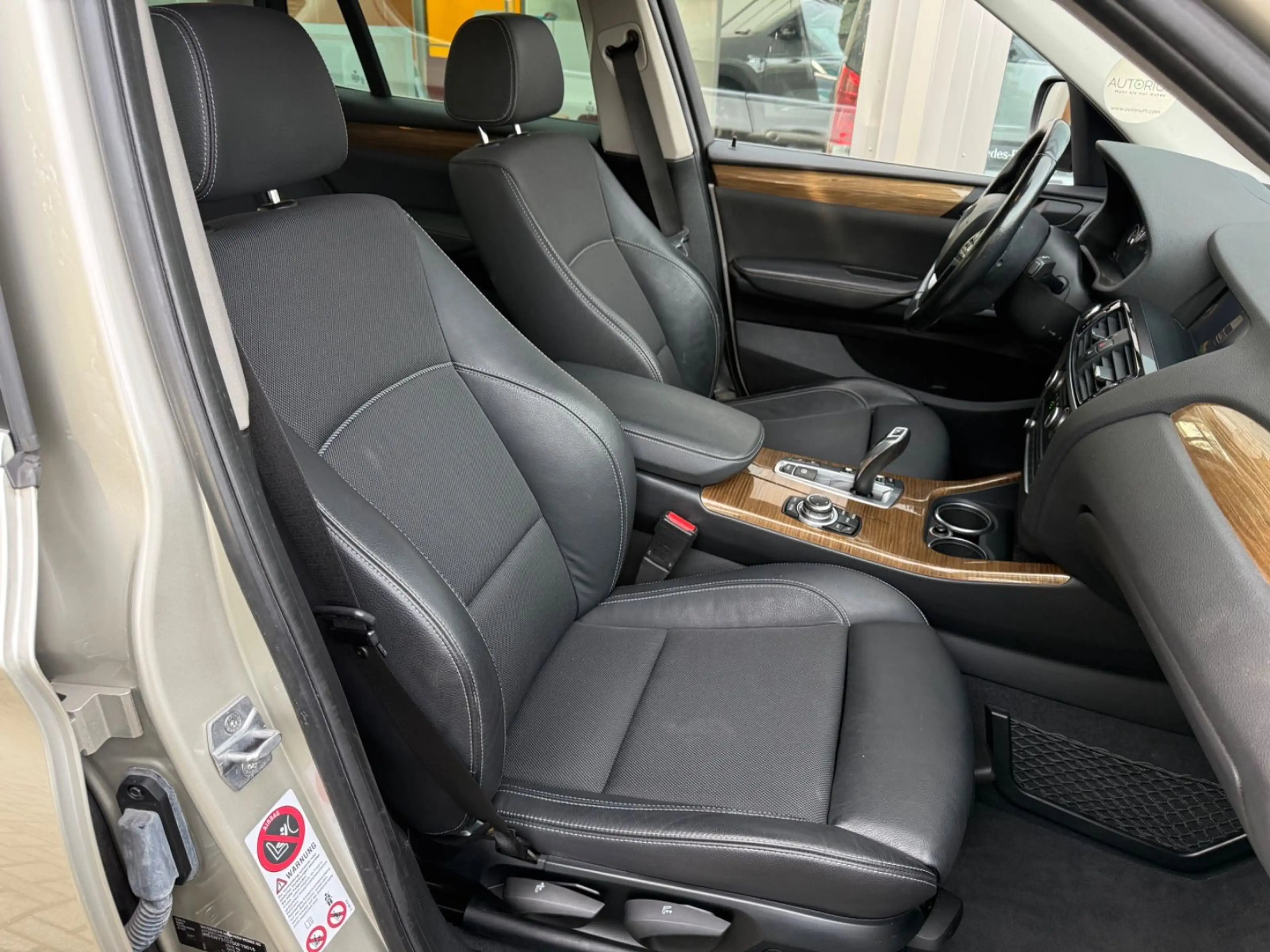 BMW X3 xDrive 20 d HUD NAVI AHK TEMPO SZHZG LM FELG — photo 10