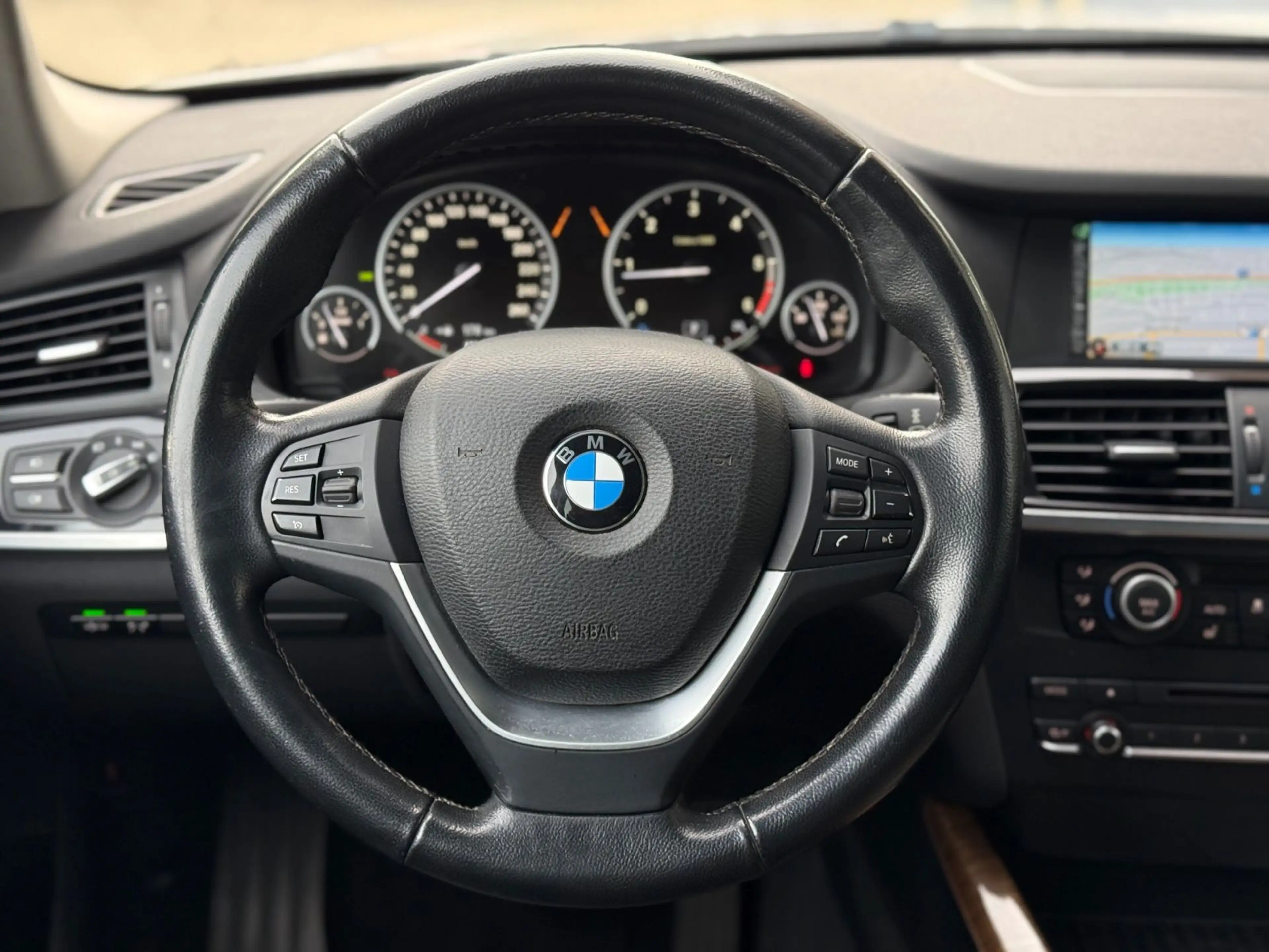 BMW X3 xDrive 20 d HUD NAVI AHK TEMPO SZHZG LM FELG — photo 8
