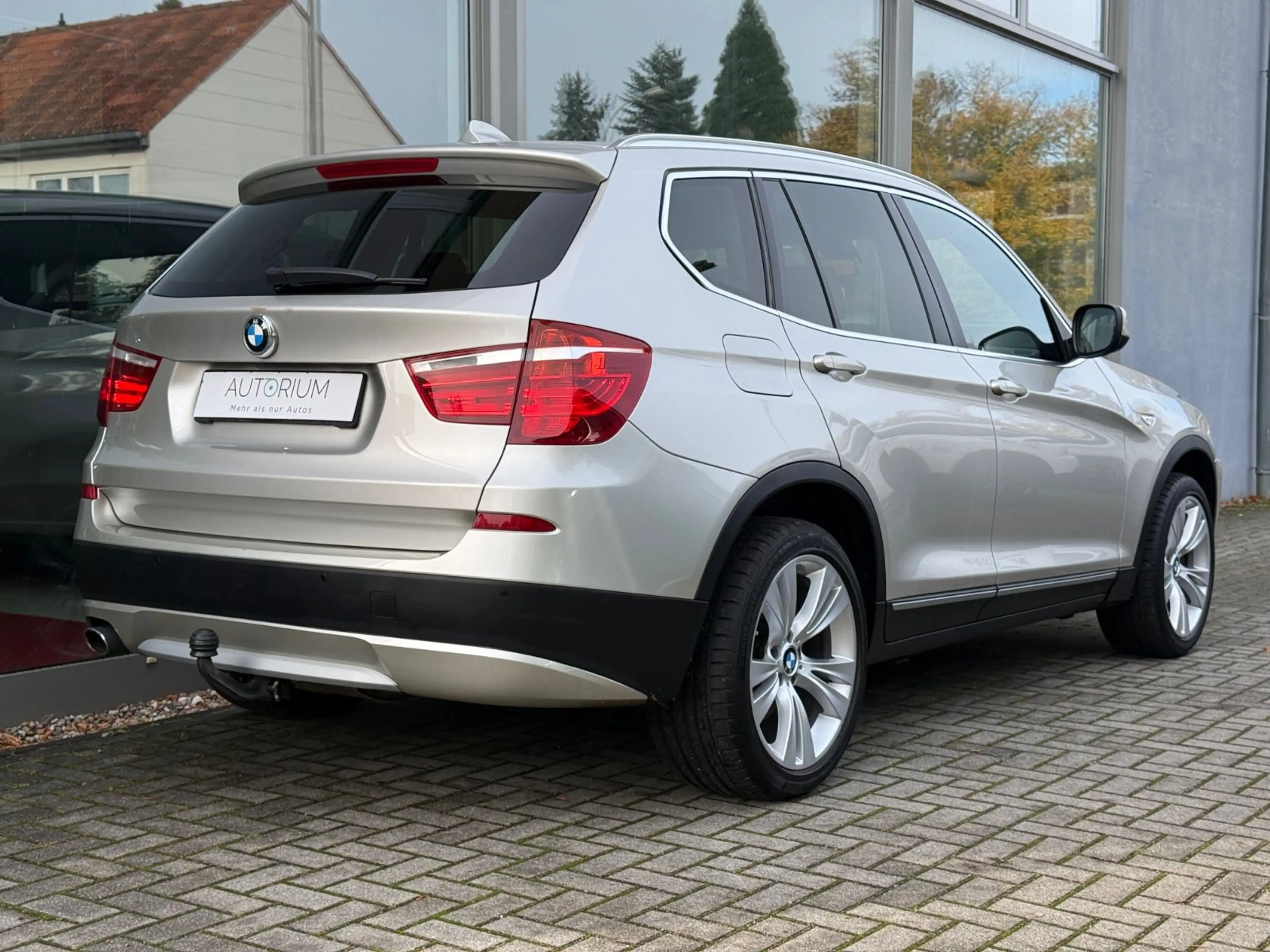 BMW X3 xDrive 20 d HUD NAVI AHK TEMPO SZHZG LM FELG — photo 6