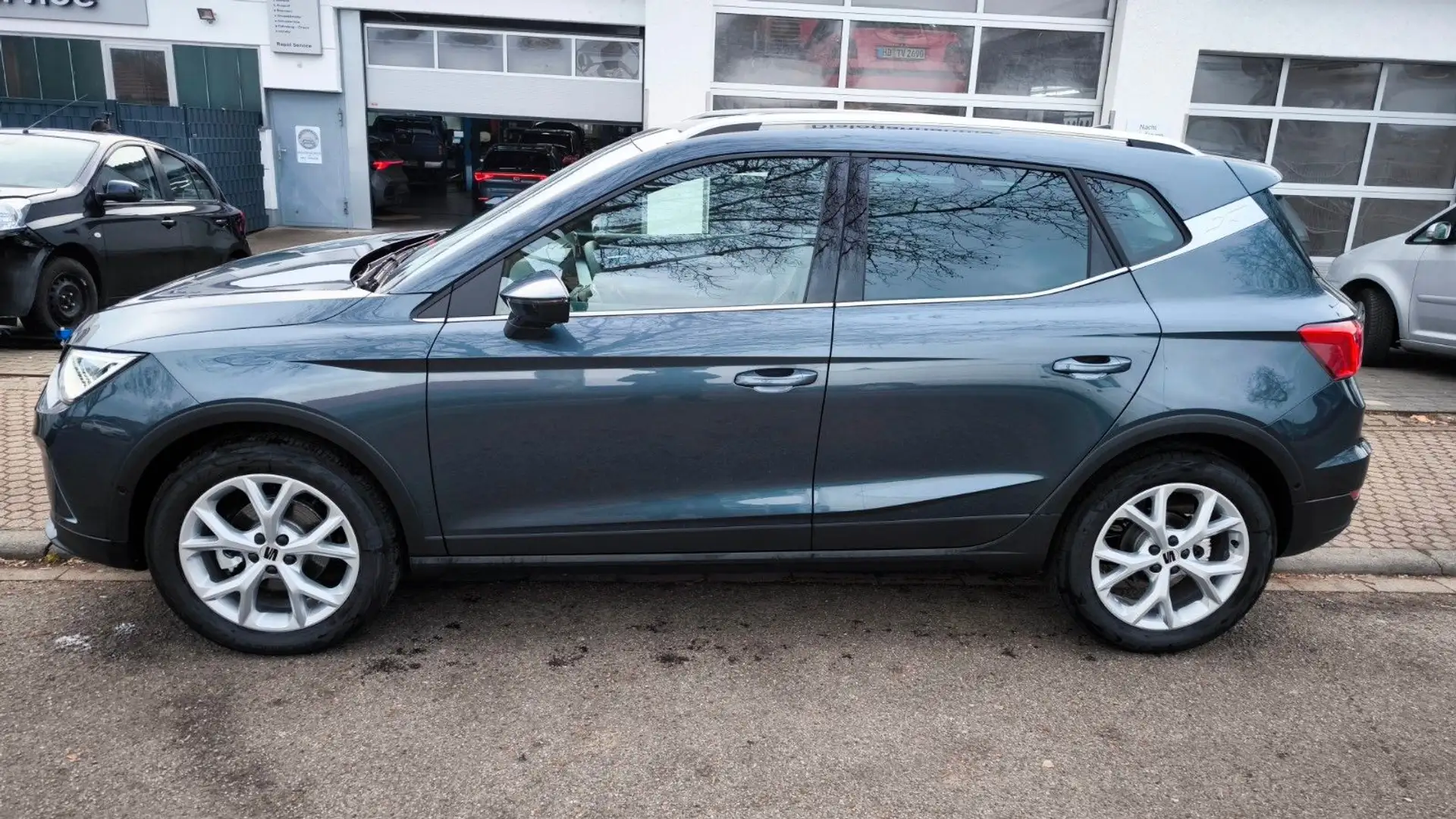 SEAT Arona FR 1.0TSI DSG 116PS Gris - 2