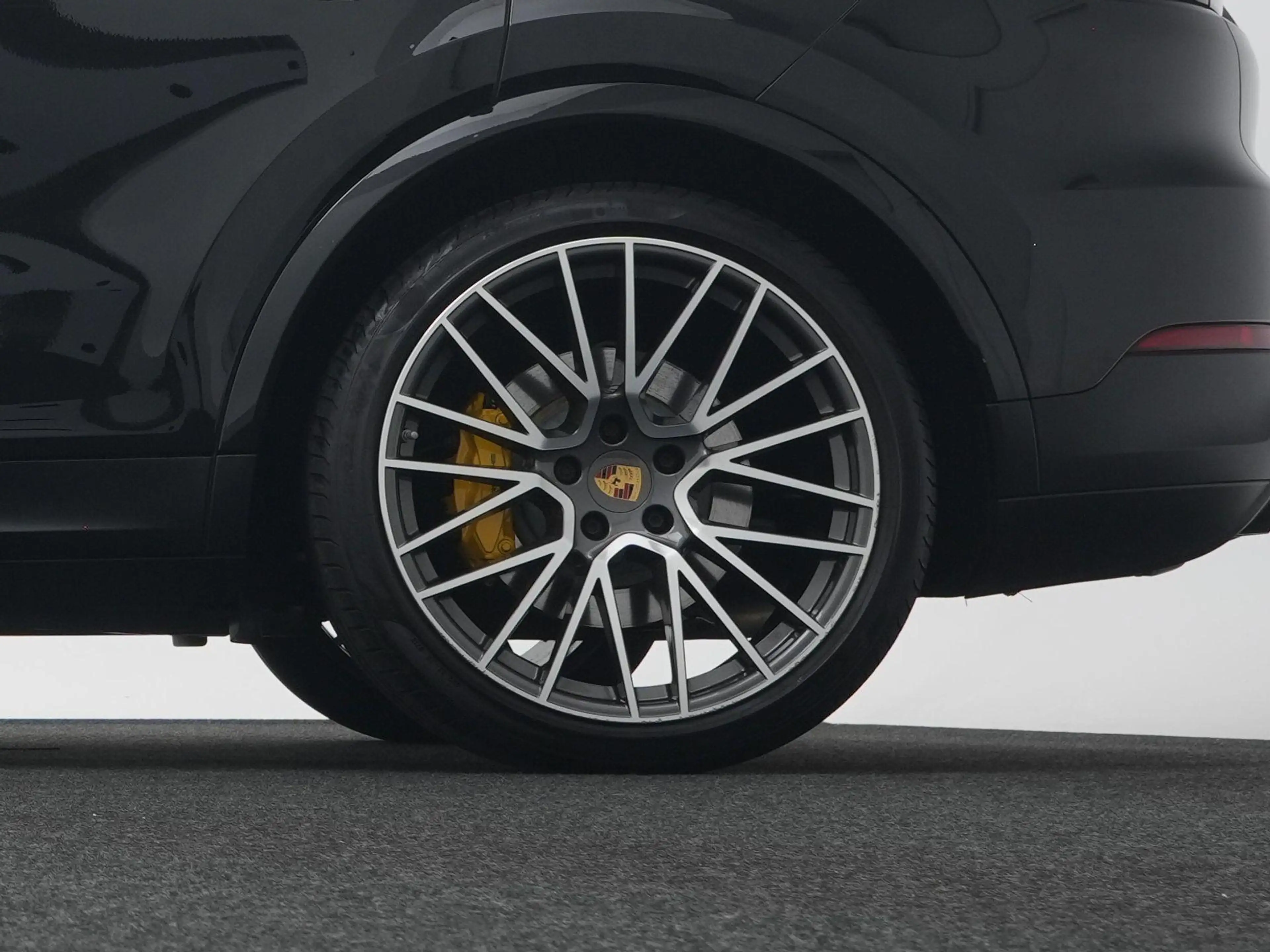 Porsche Cayenne E-Hybrid Coupé Platinum Edition — photo 8