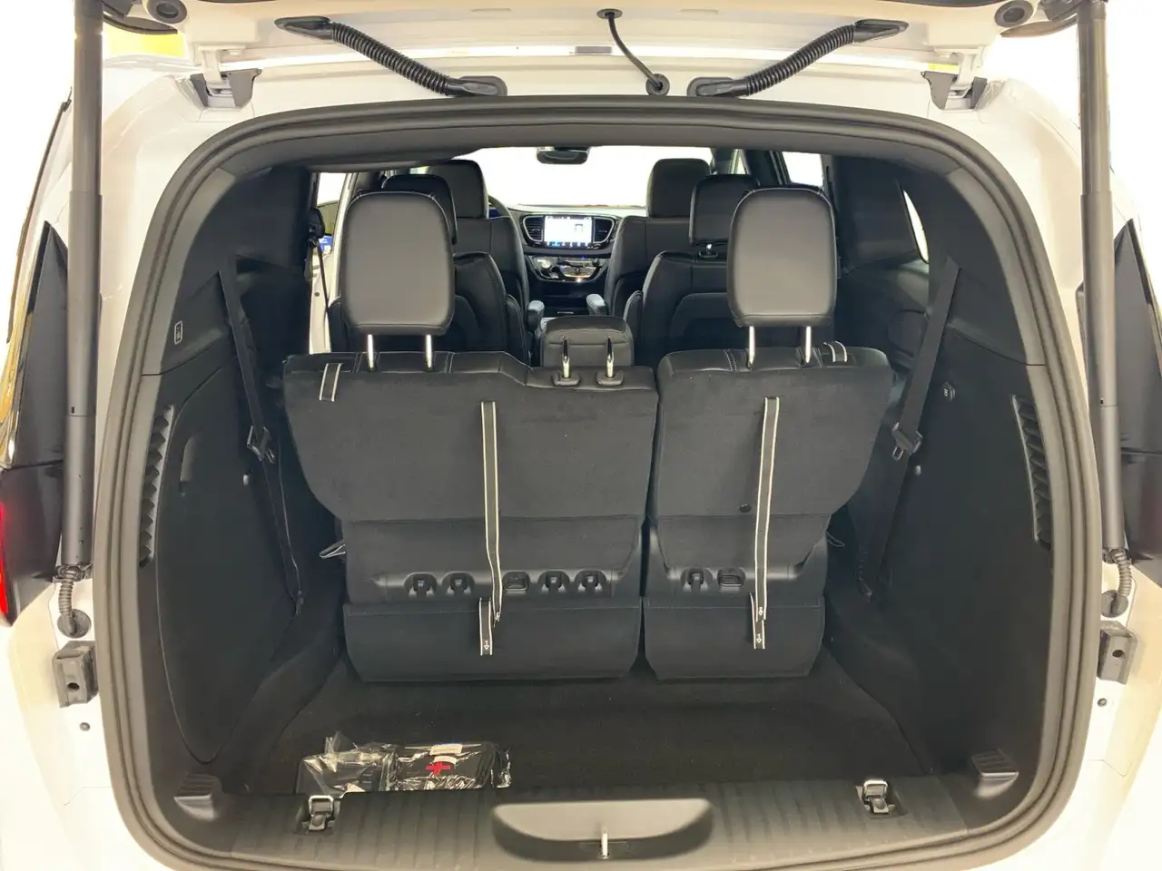 Chrysler Grand Caravan photo Chrysler Grand Caravan