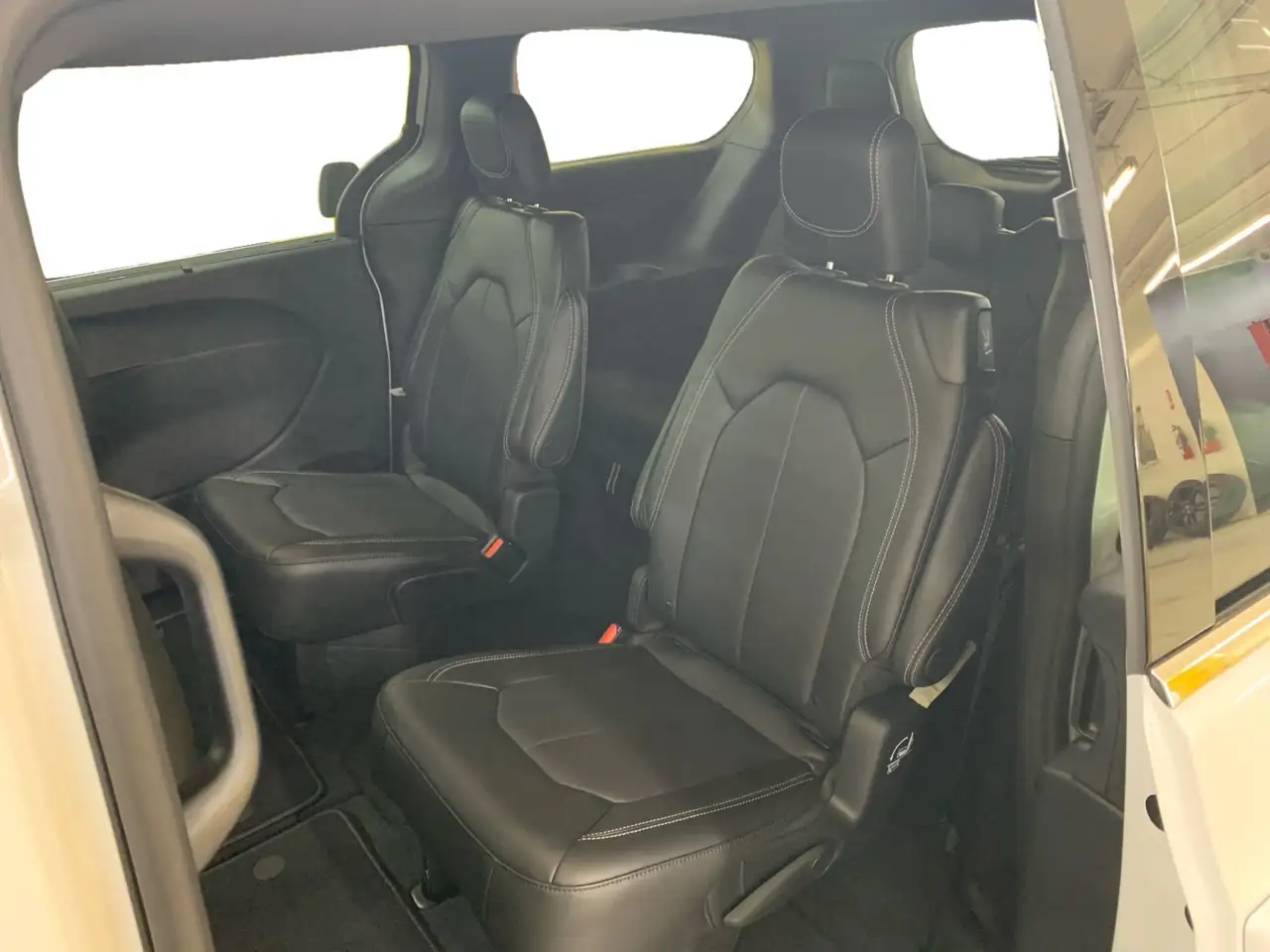 Chrysler Grand Caravan photo Chrysler Grand Caravan