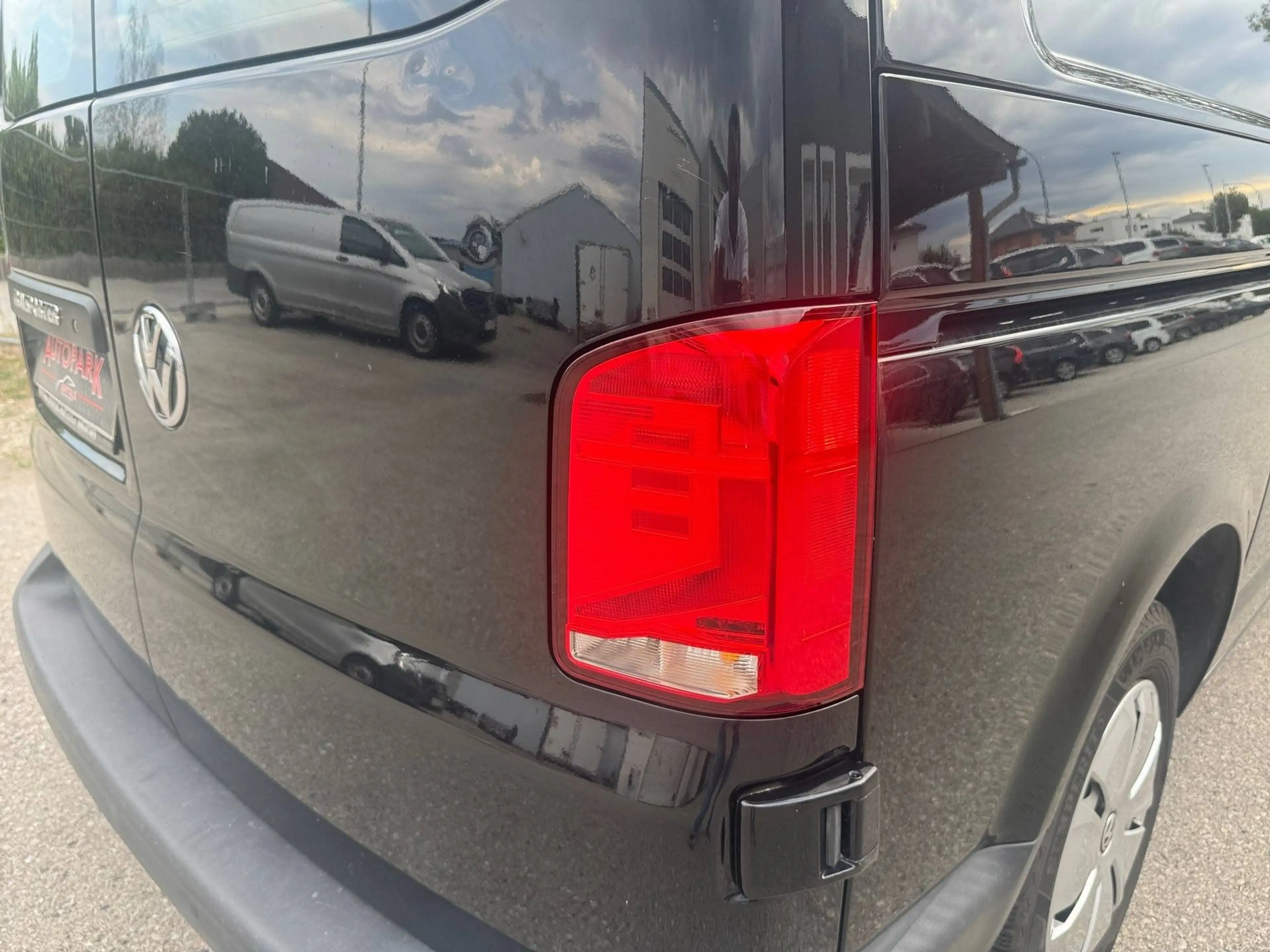 Volkswagen T6.1 Transporter FWD — photo 10